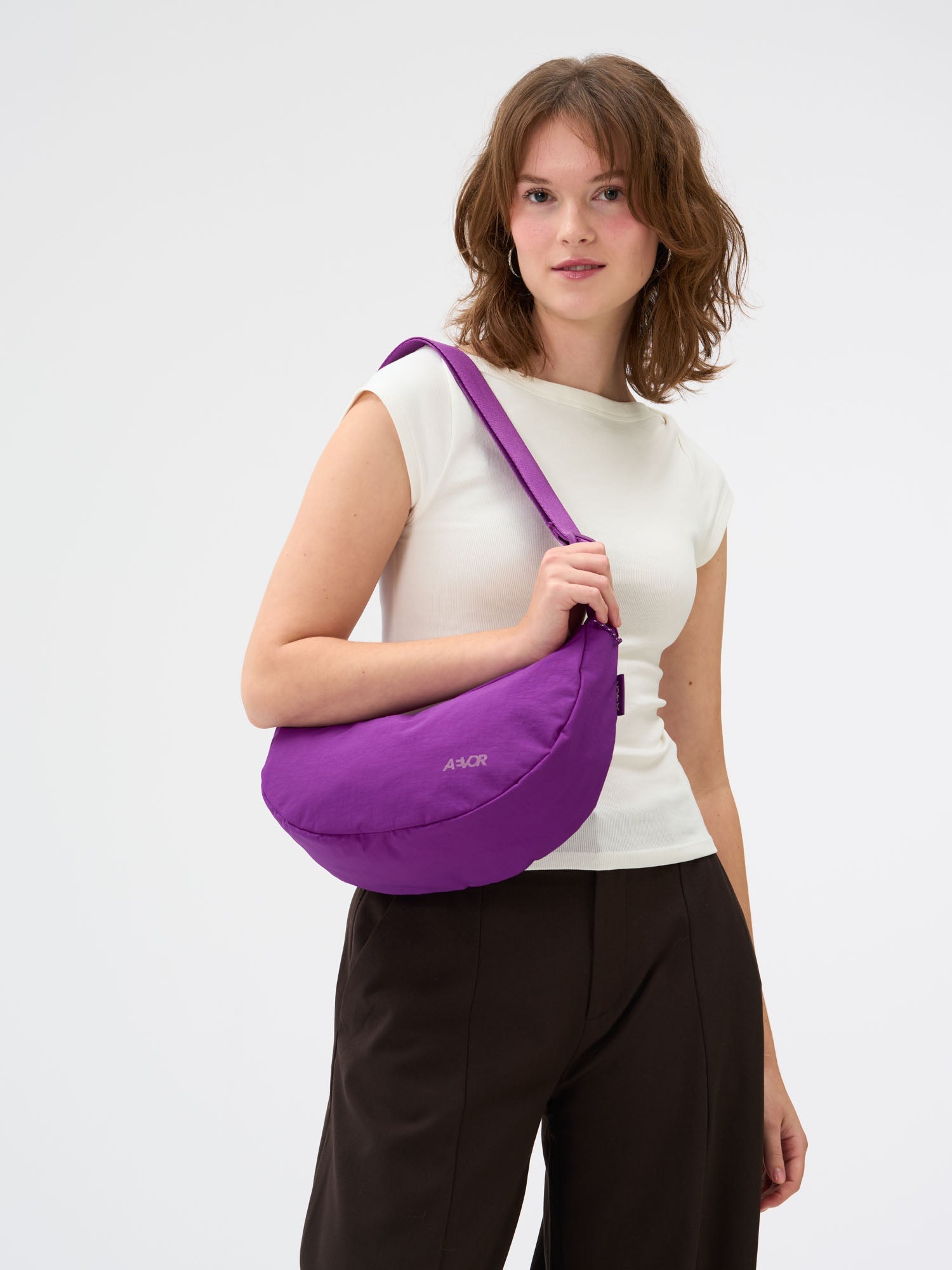 aevor-sling-bag-small-umh-ngetasche-electric-fuchsia-4l image 5