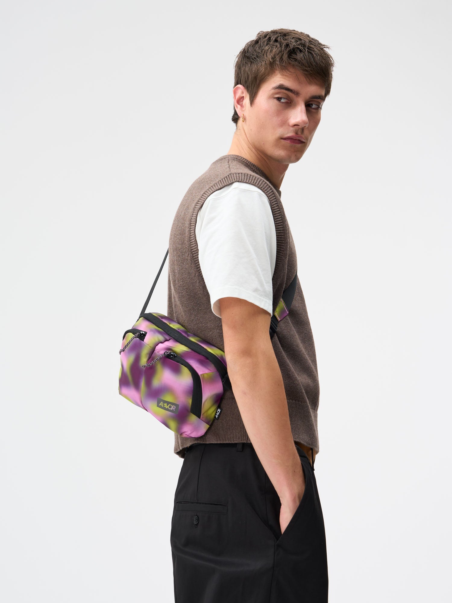 aevor-sacoche-bag-umh-ngetasche-ripstop-psychedelic-slush image 2