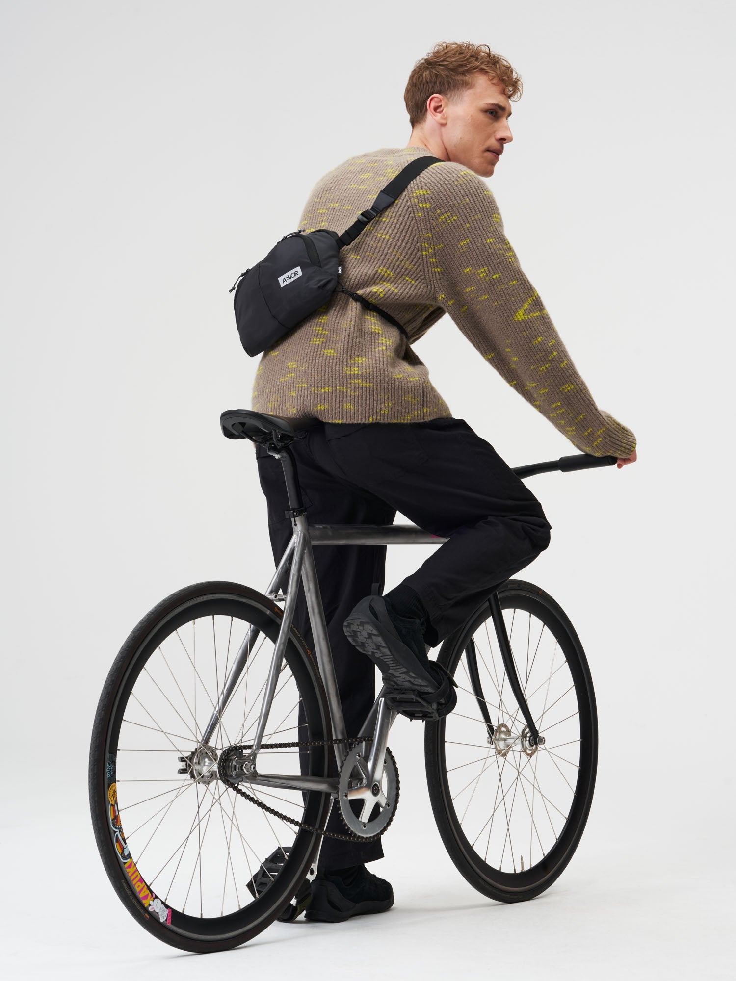 aevor-sacoche-bag-umh-ngetasche-ripstop-black-4l image 5