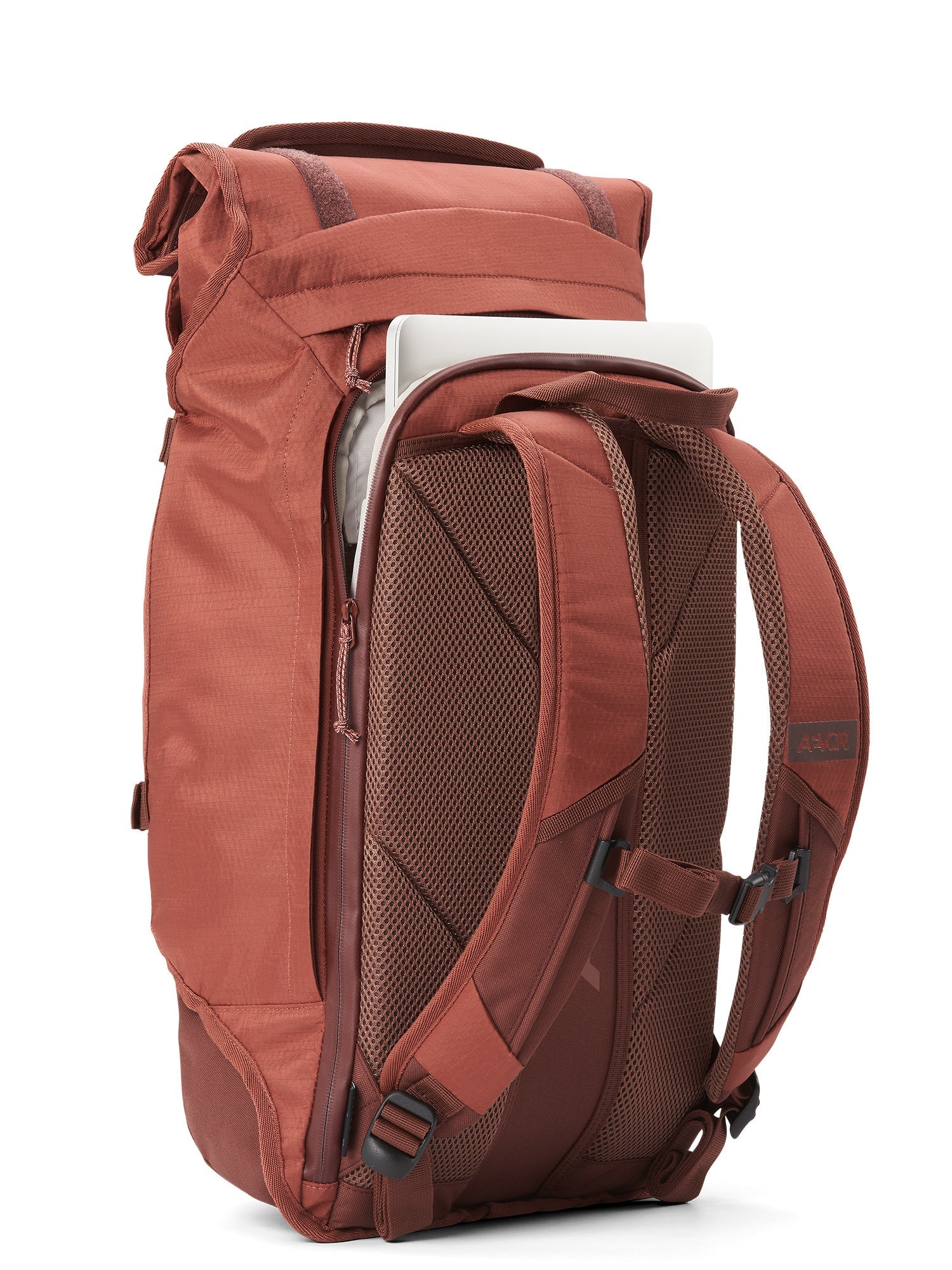 aevor-trip-pack-proof-rucksack-mars-26-33l-laptop-15 image 8