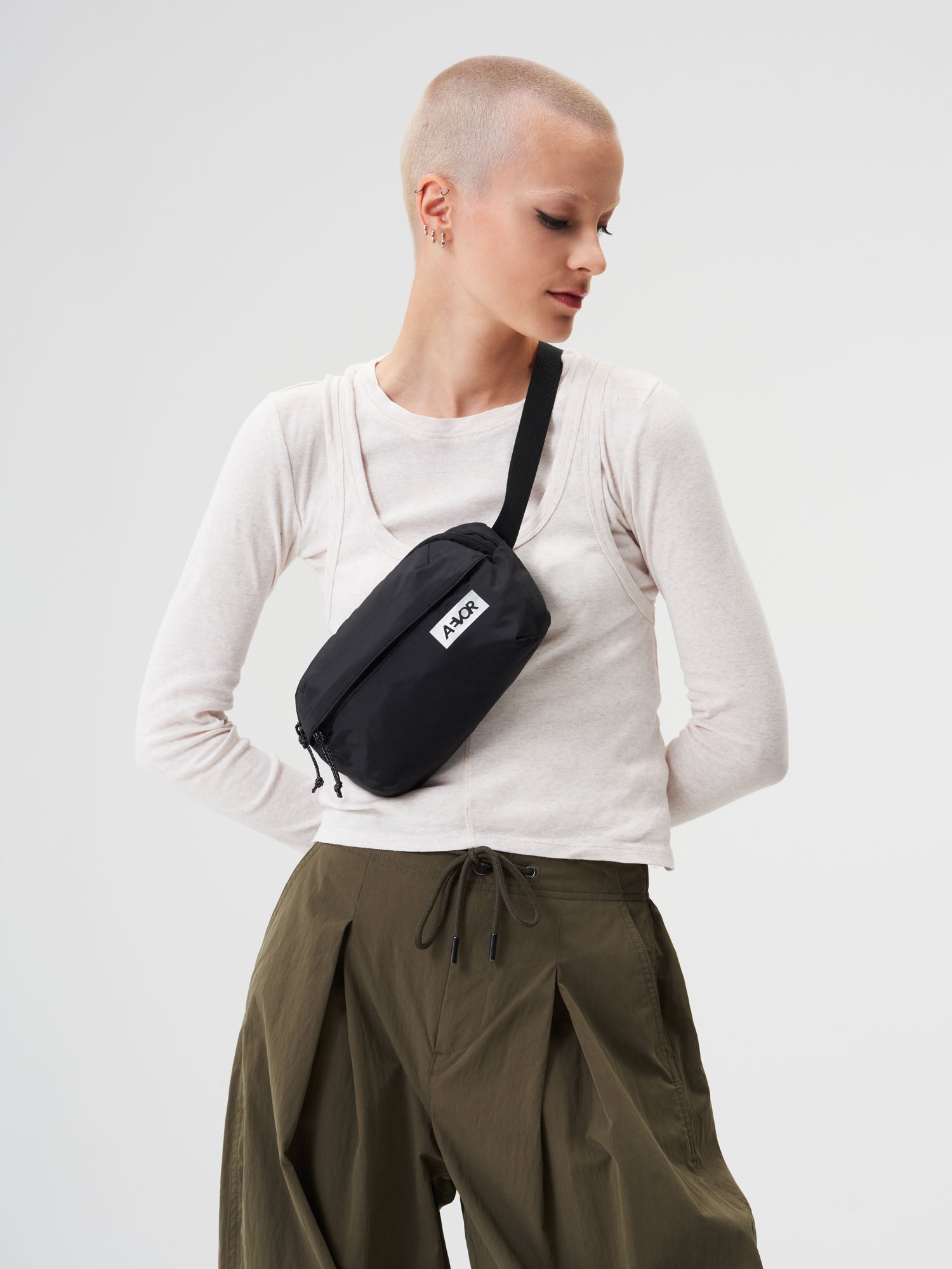 aevor-hip-bag-ease-bauchtasche-ripstop-black-schwarz-osfa image 2