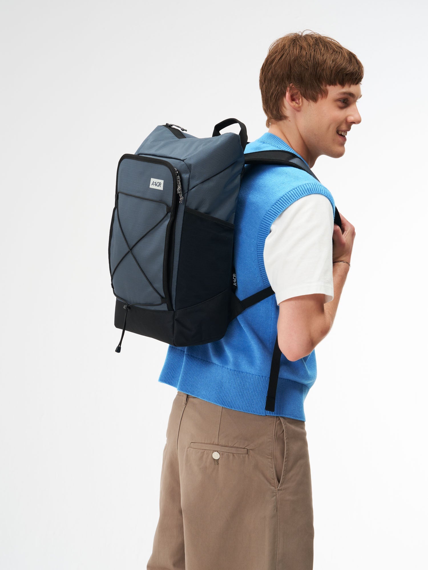 aevor-day-pack-flx-proof-petrol-rucksack-21-liter image 2
