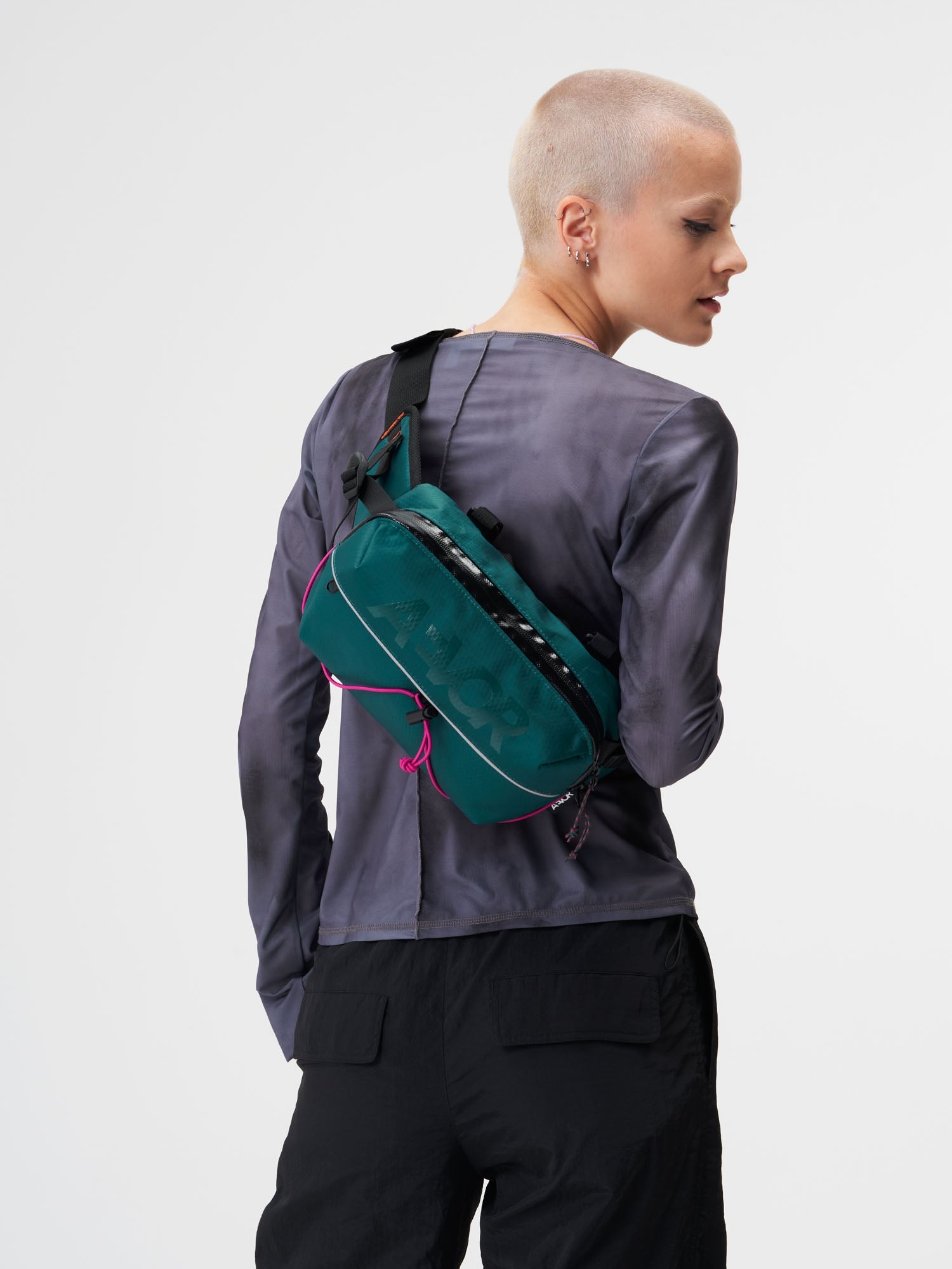 aevor-bar-bag-bauchtasche-proof-evergreen-osfa-wasserabweisend image 6