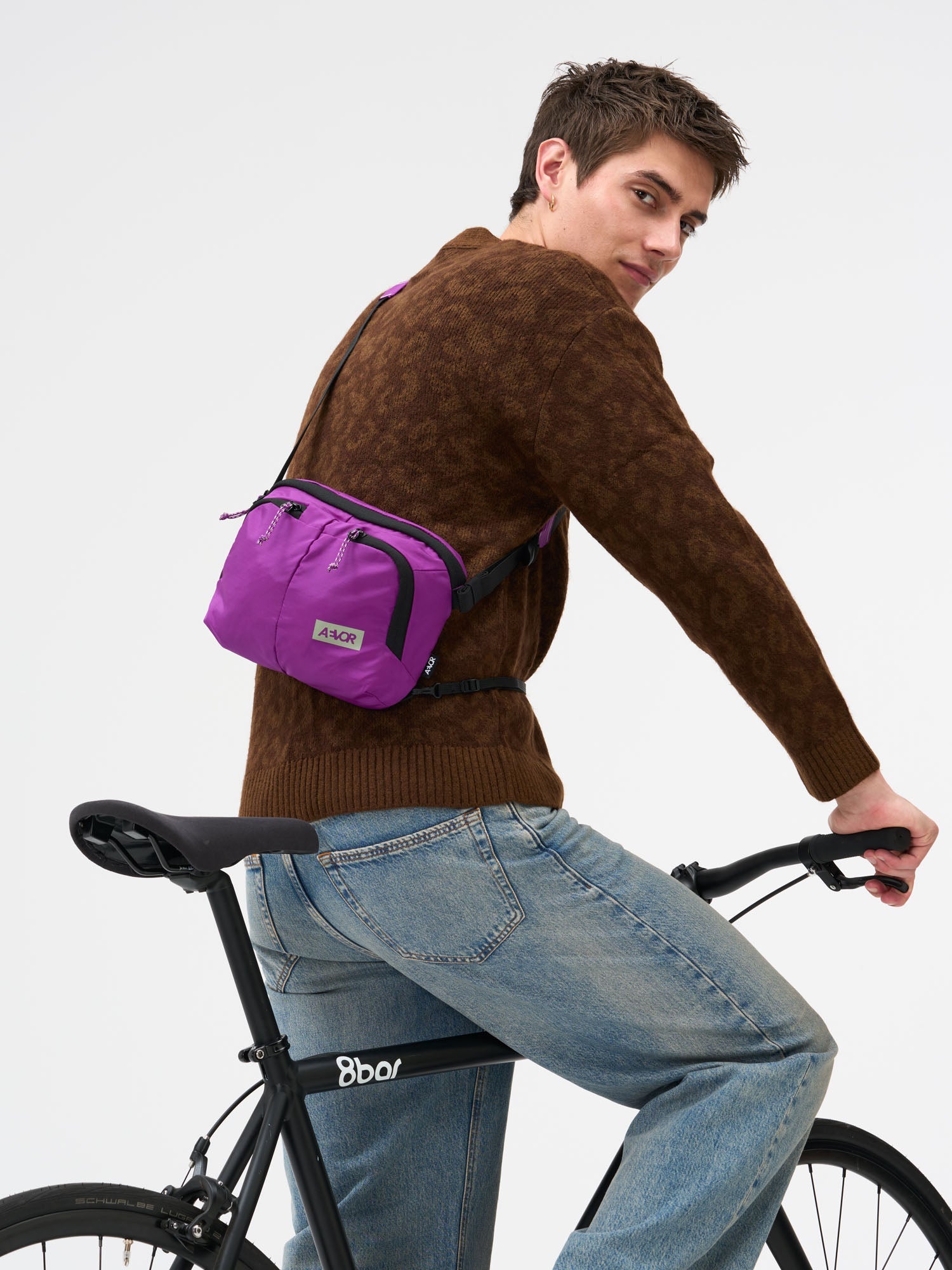 aevor-sacoche-bag-umh-ngetasche-electric-fuchsia-4l image 5