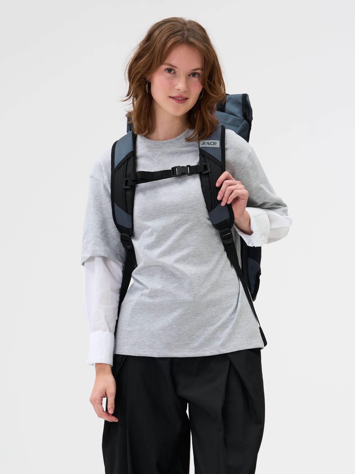 aevor-trip-pack-proof-rucksack-petrol-26-33l-laptop-15 image 7