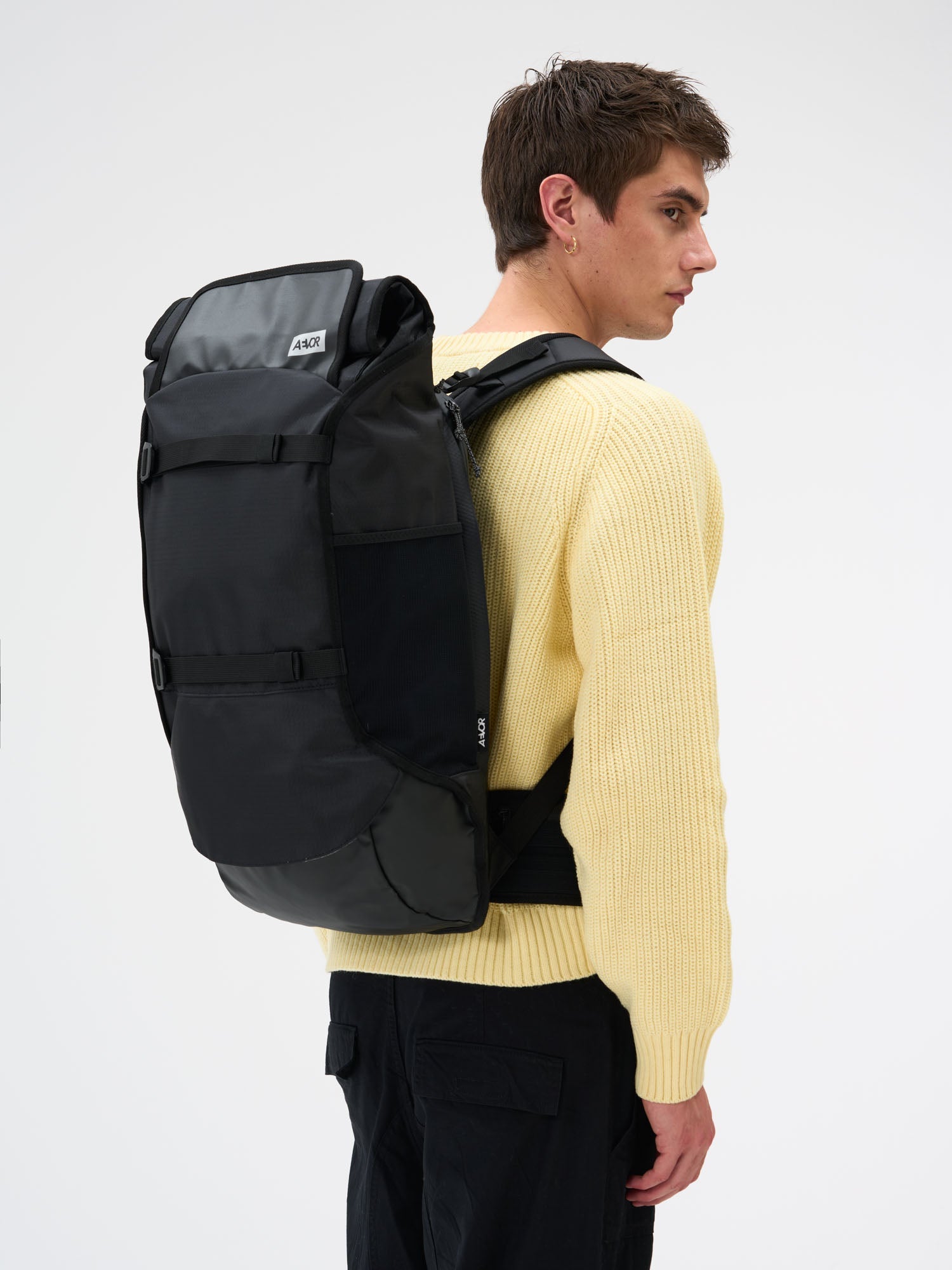 aevor-travel-pack-reiserucksack-proof-black-38-45-l-laptop image 2