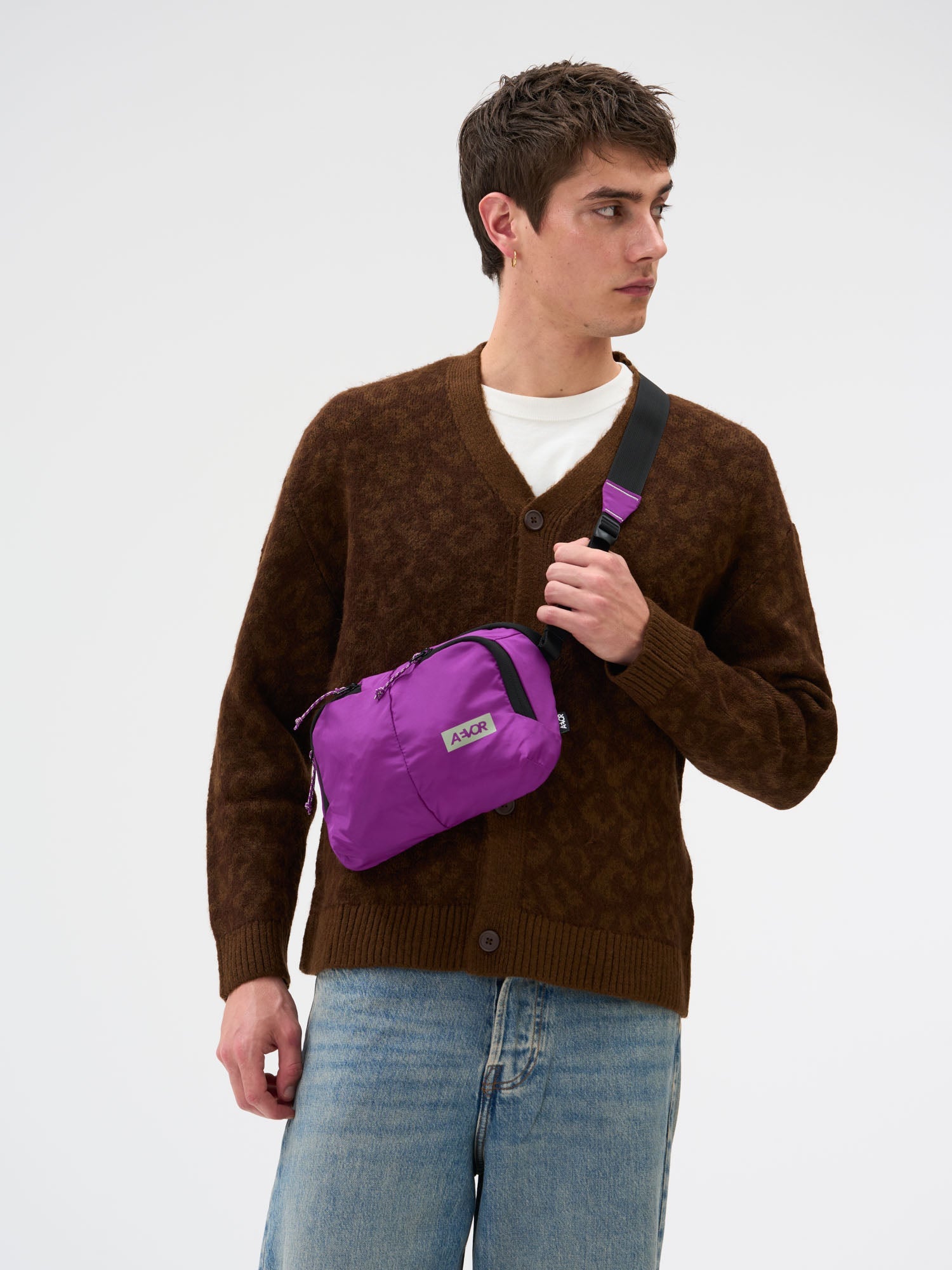 aevor-sacoche-bag-umh-ngetasche-electric-fuchsia-4l image 2