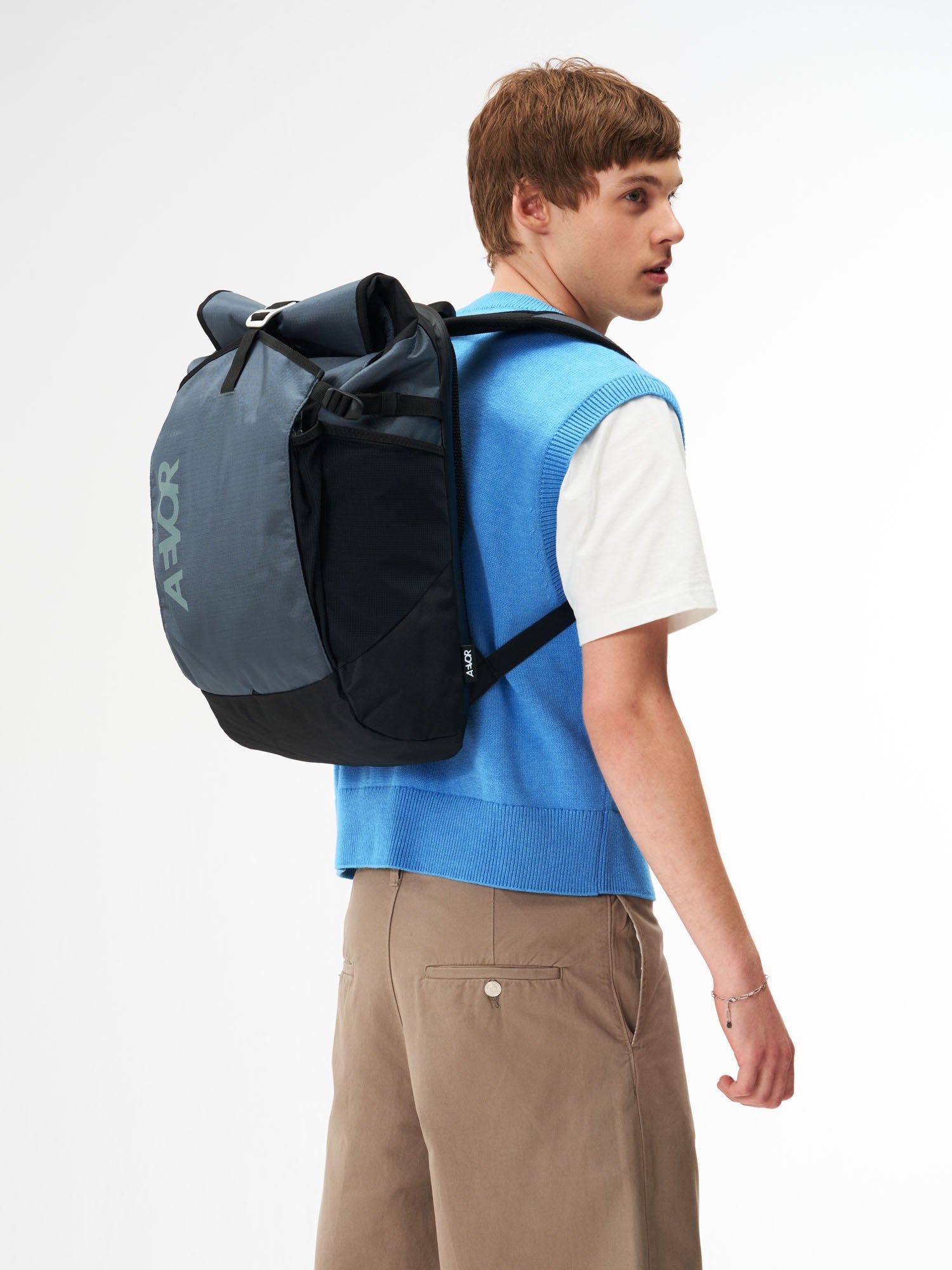 aevor-roll-pack-2-0-rucksack-proof-petrol-mit-15-laptopfach image 2