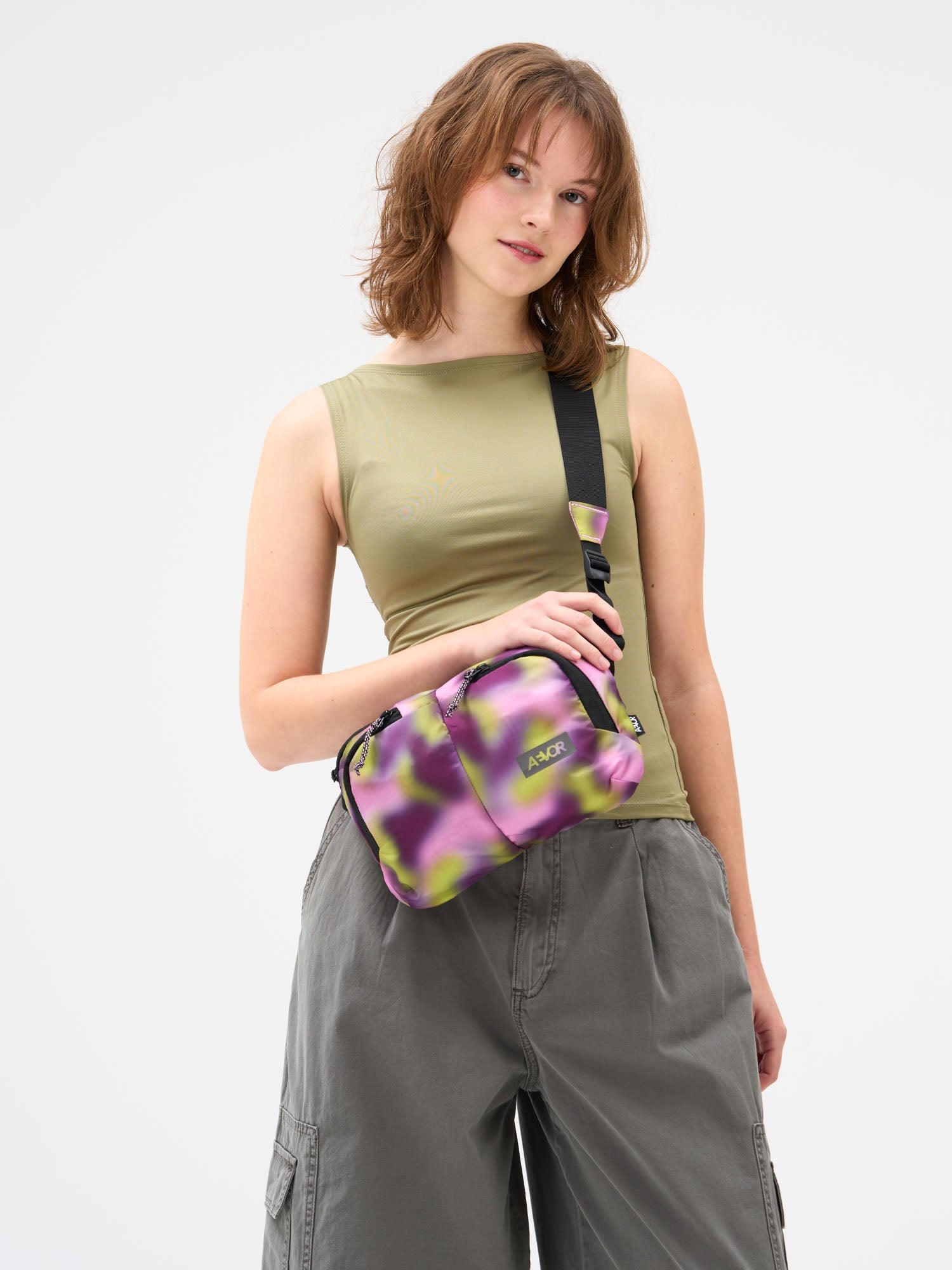aevor-sacoche-bag-umh-ngetasche-ripstop-psychedelic-slush image 6