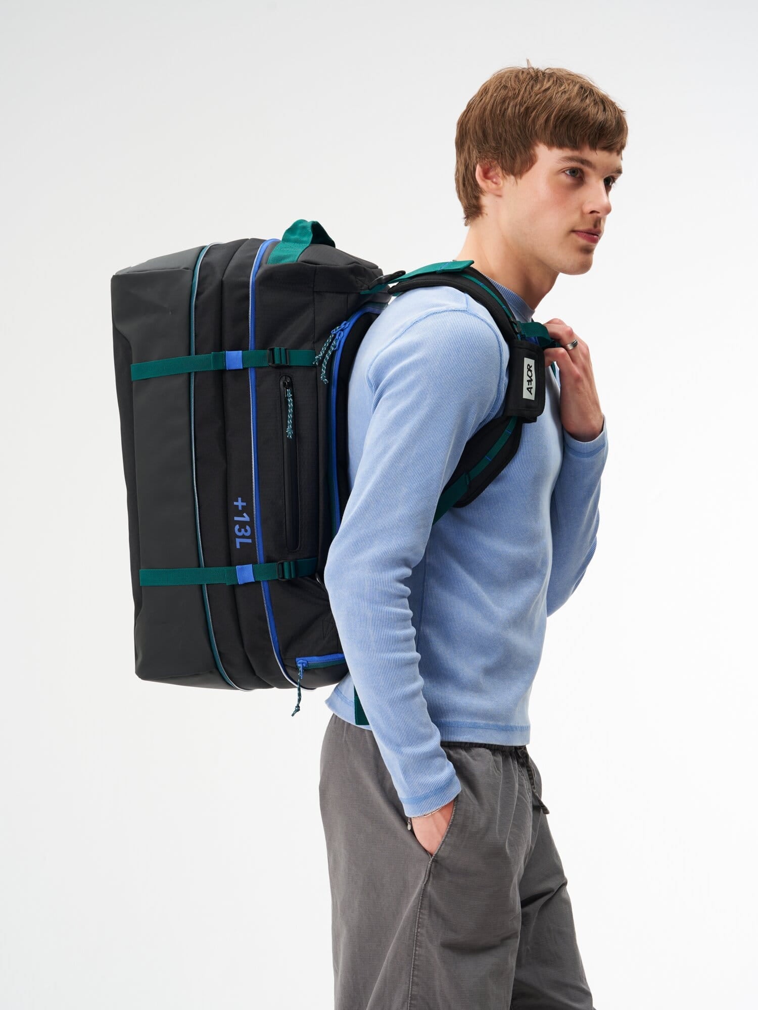 aevor-duffel-pack-reiserucksack-aqua-drift-47-60-l image 6