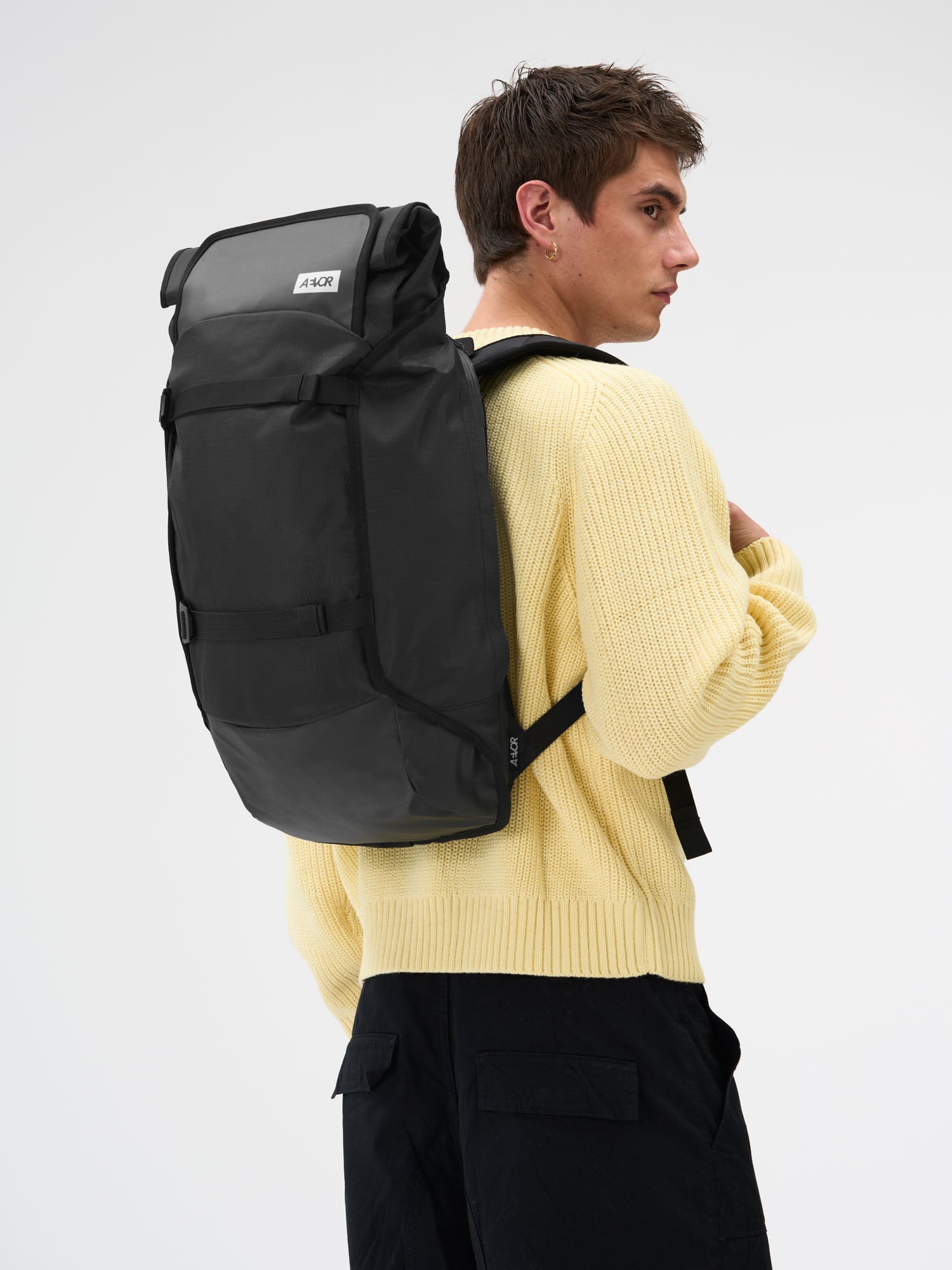 aevor-trip-pack-rucksack-proof-black-26-33-liter image 2