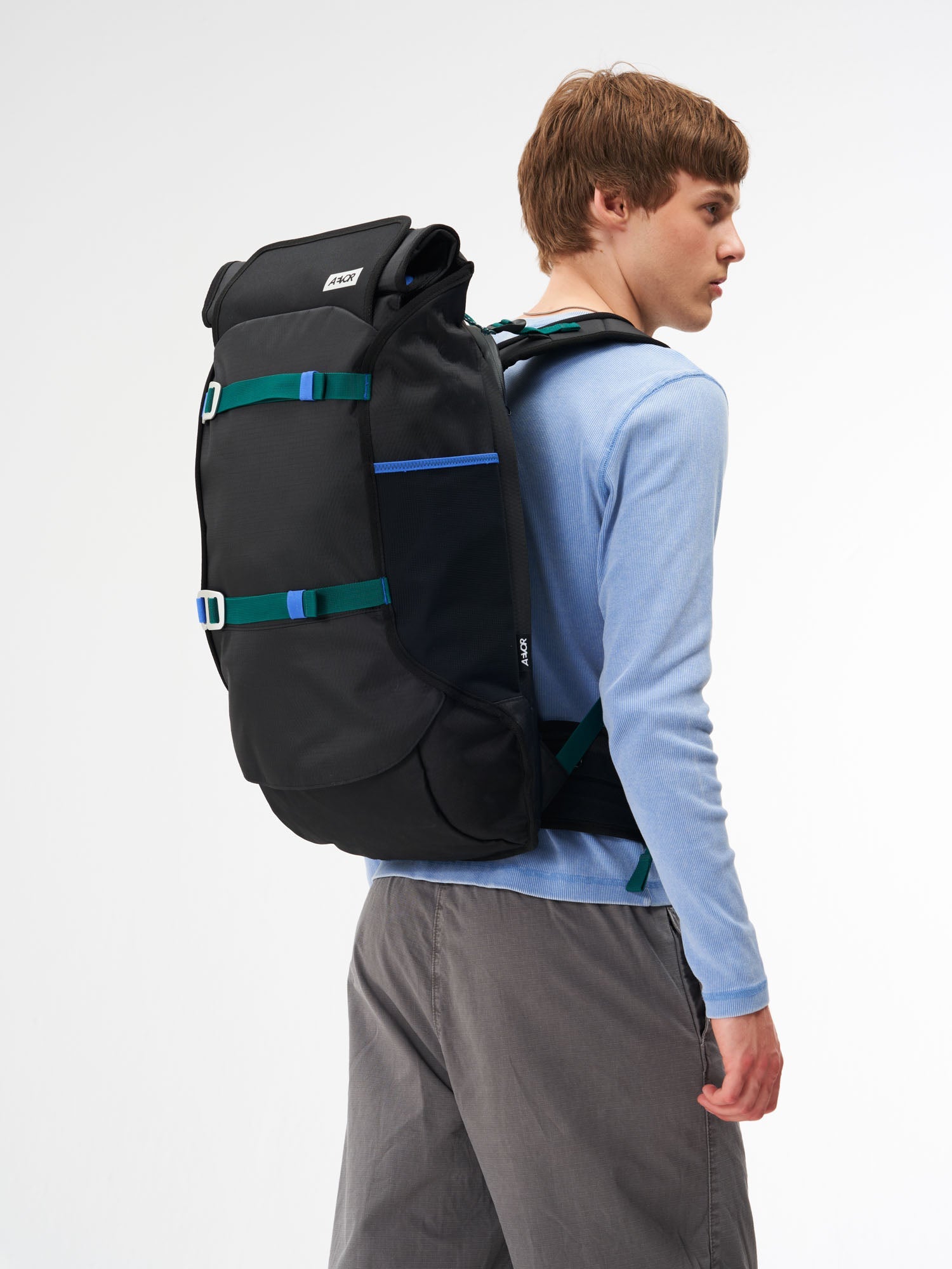 aevor-travel-pack-rucksack-proof-dual-dip-aqua-drift-45l image 2