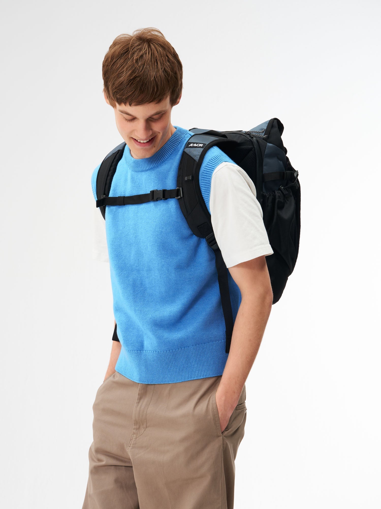 aevor-roll-pack-2-0-rucksack-proof-petrol-mit-15-laptopfach image 5