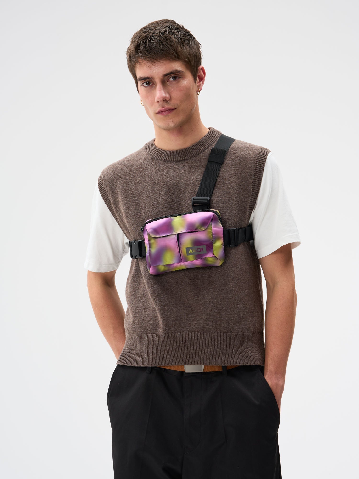 aevor-front-pack-brusttasche-psychedelic-slush-festival image 2