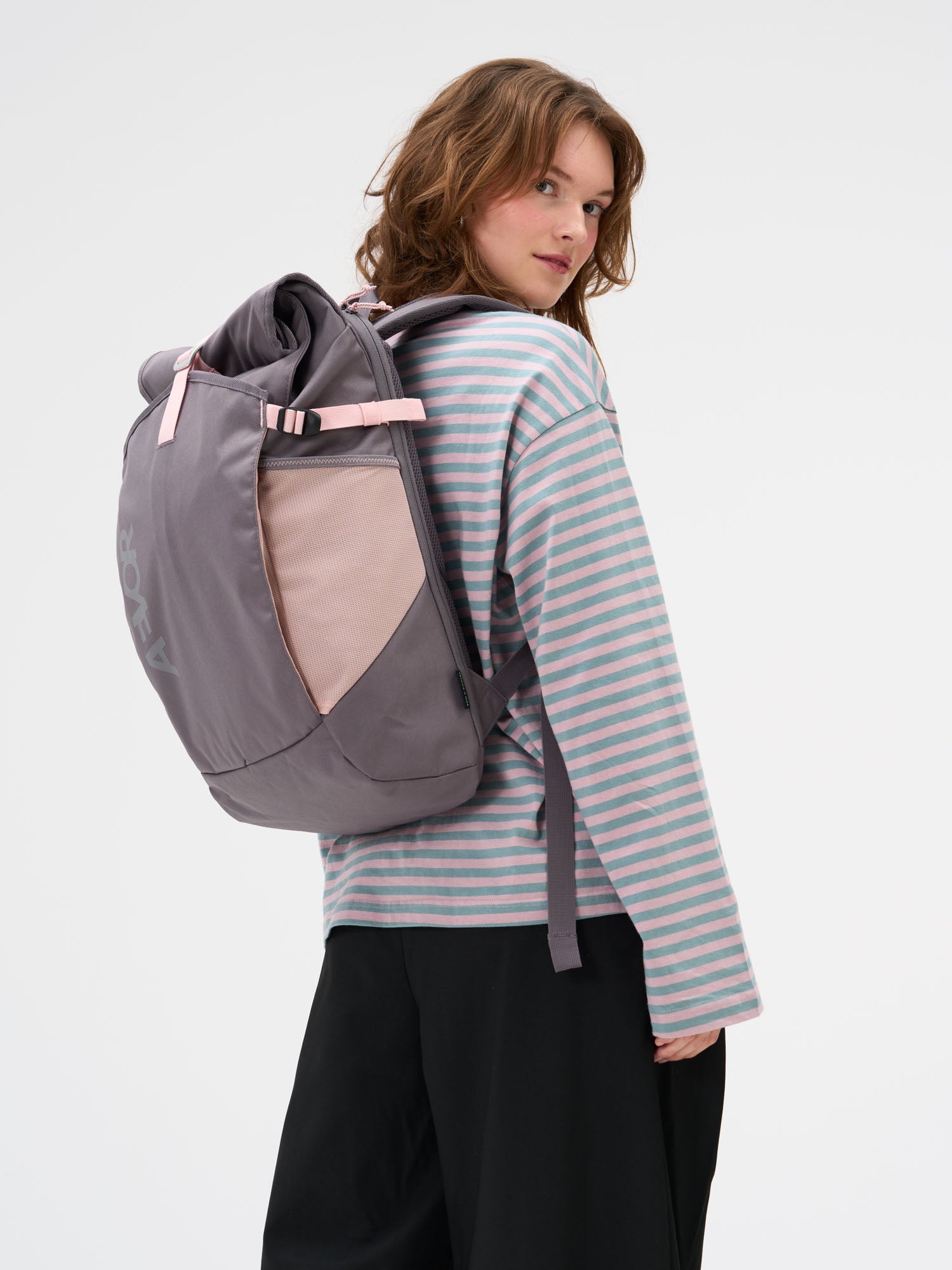 aevor-roll-pack-2-0-rucksack-tropical-lily-laptop-15 image 2