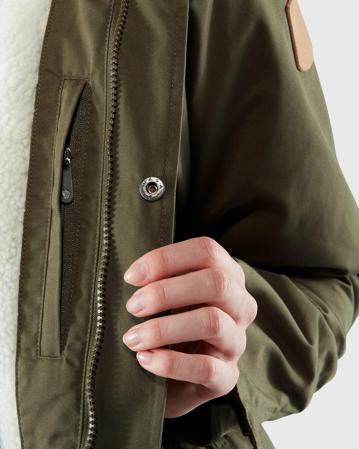 fj-llr-ven-greenland-winter-anorak-damen-xs-laurel-green image 3