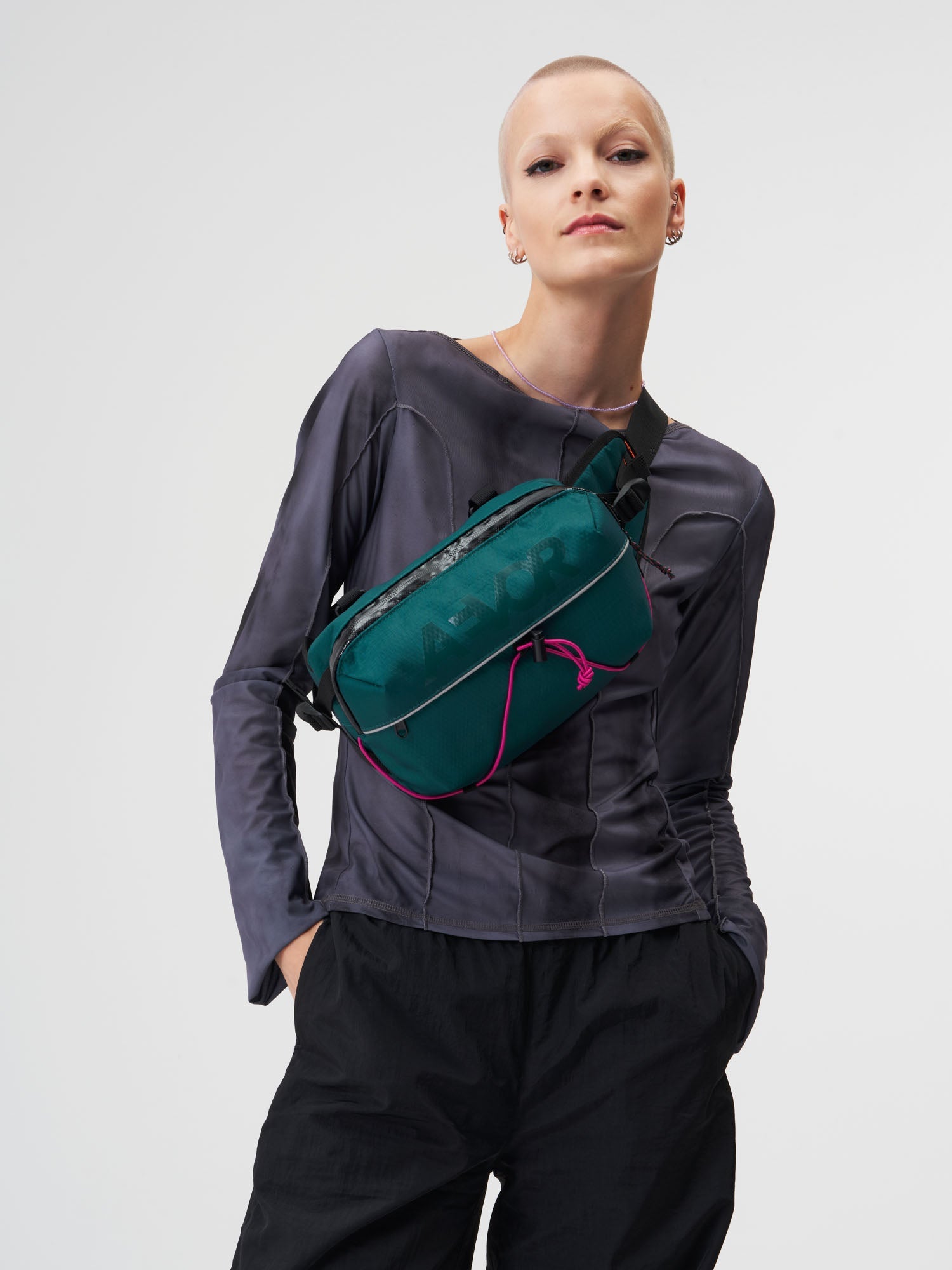 aevor-bar-bag-bauchtasche-proof-evergreen-osfa-wasserabweisend image 2