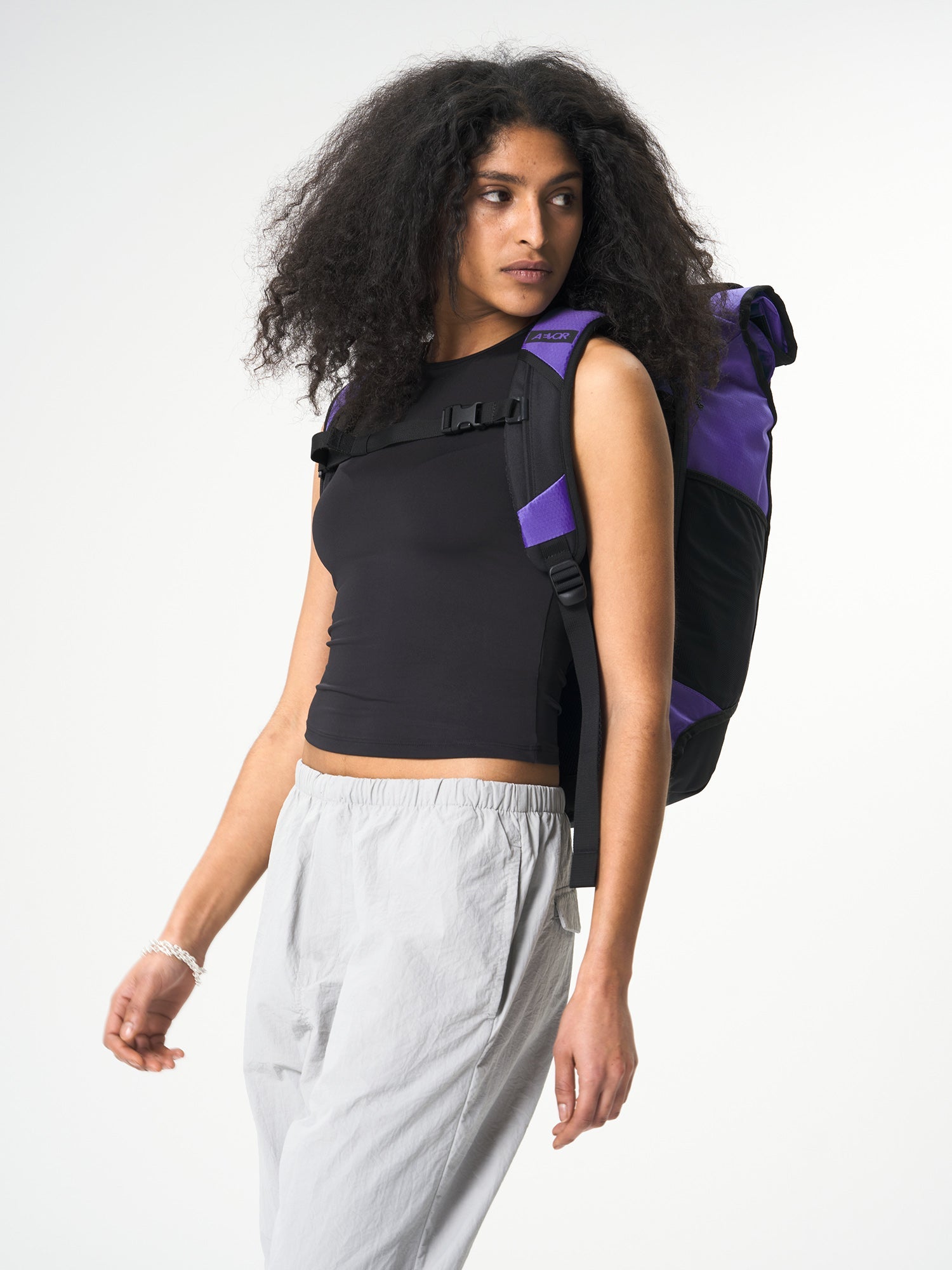 aevor-trip-pack-proof-rucksack-purple-26-33l-laptop-15 image 8