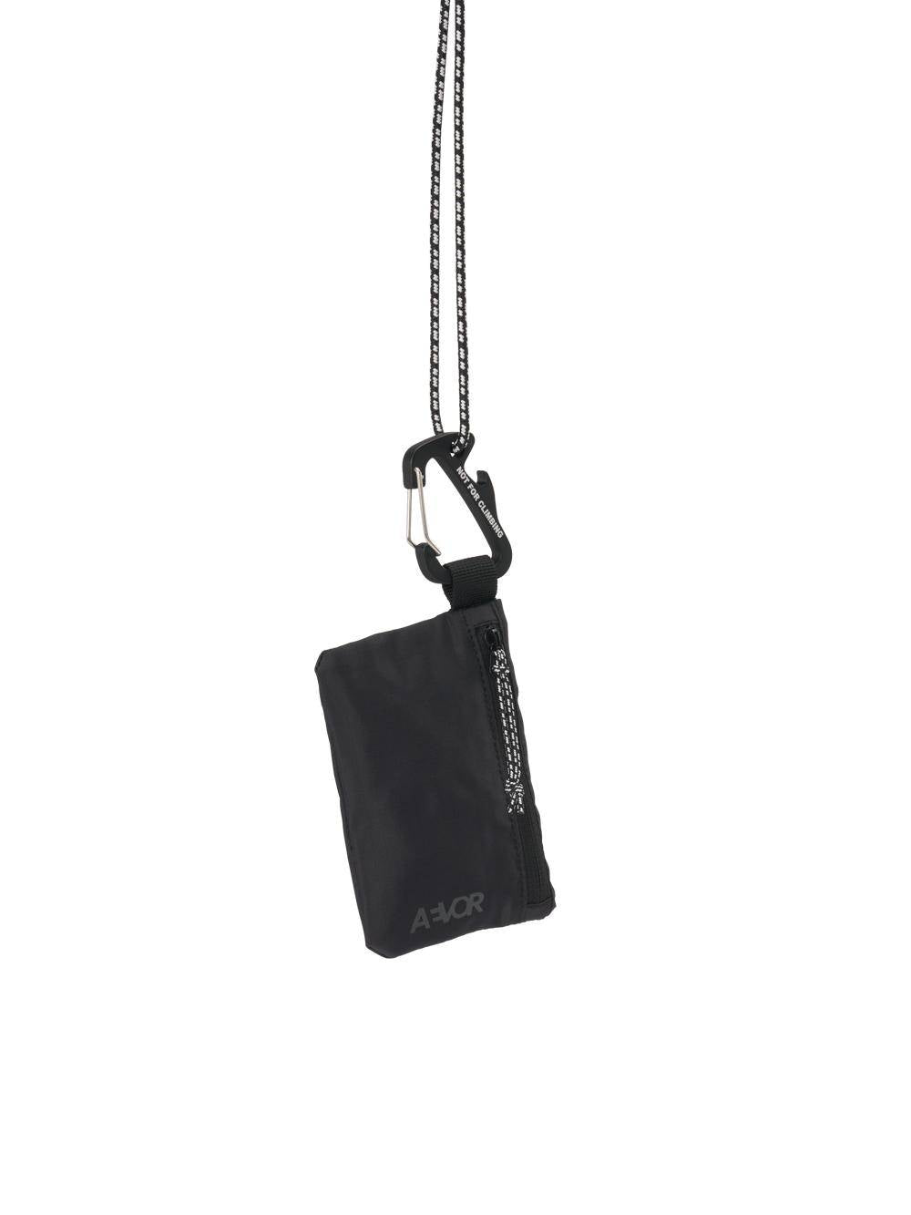 aevor-explore-wallet-2-0-ripstop-black-geldb-rse-karabiner image 4