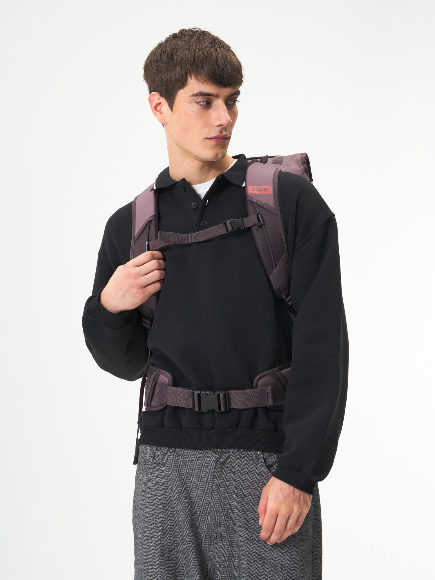 aevor-travel-pack-rucksack-oxy-purple-45-l-handgep-ck image 6