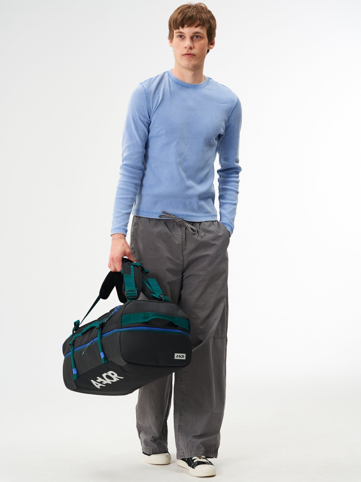 aevor-duffel-pack-reiserucksack-aqua-drift-47-60-l image 4