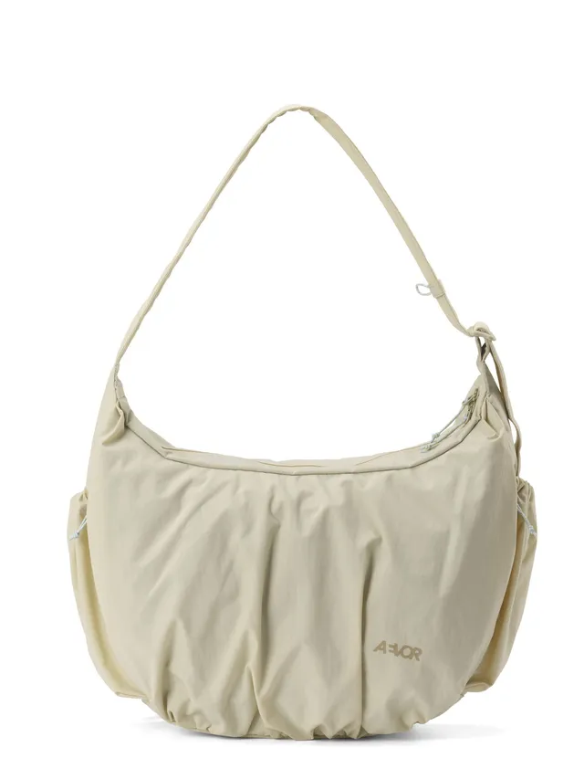 aevor-slouchy-bag-handtasche-23l-off-white-laptopfach image 1