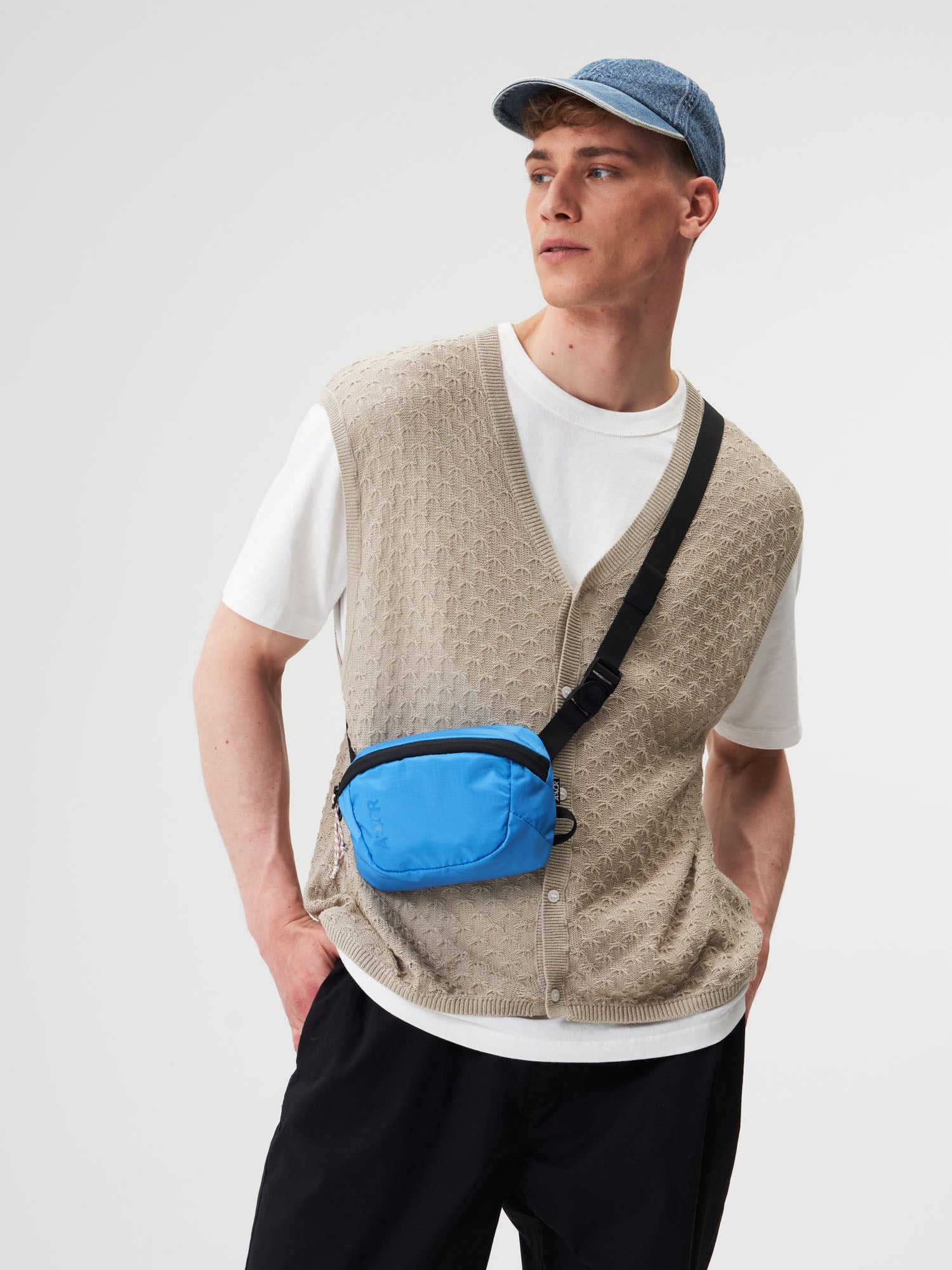 aevor-hip-bag-move-bauchtasche-ripstop-retro-blue image 2