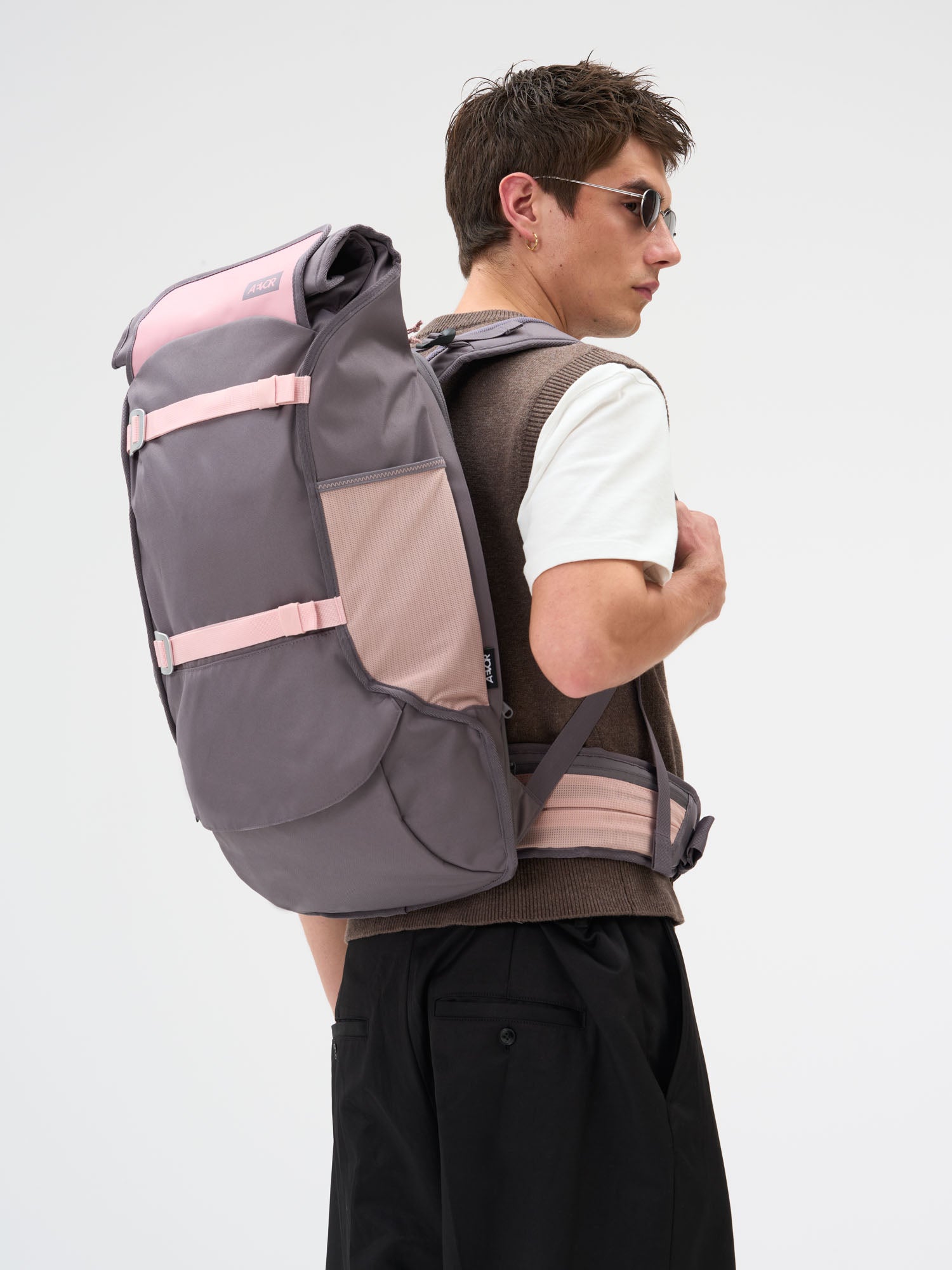aevor-travel-pack-rucksack-tropical-lily-45-l-handgep-ck image 2