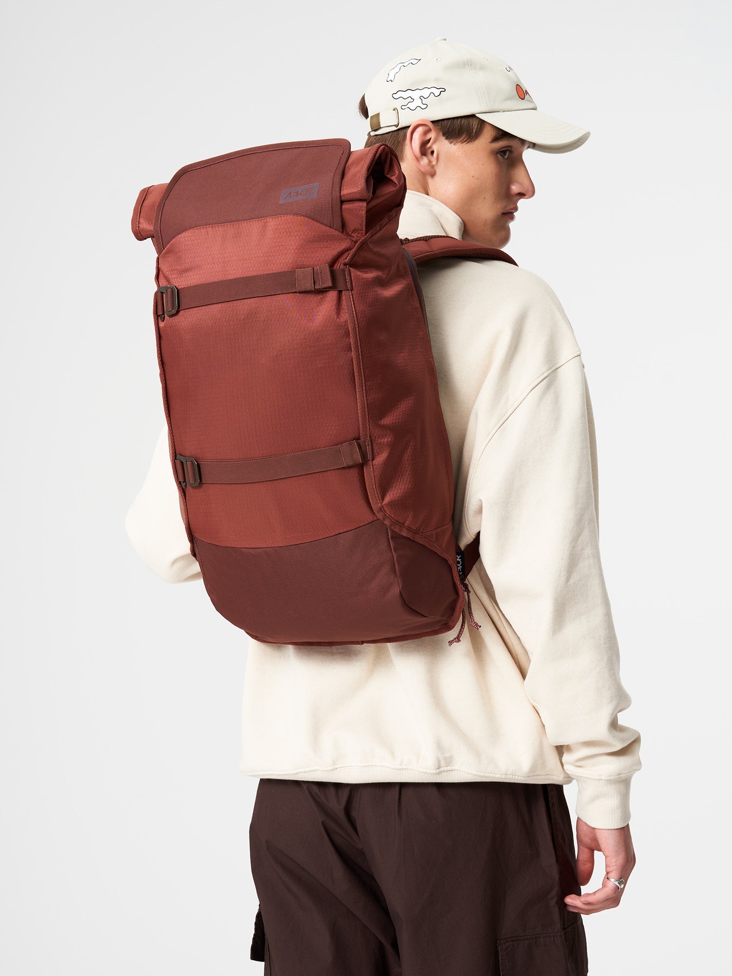 aevor-trip-pack-proof-rucksack-mars-26-33l-laptop-15 image 2