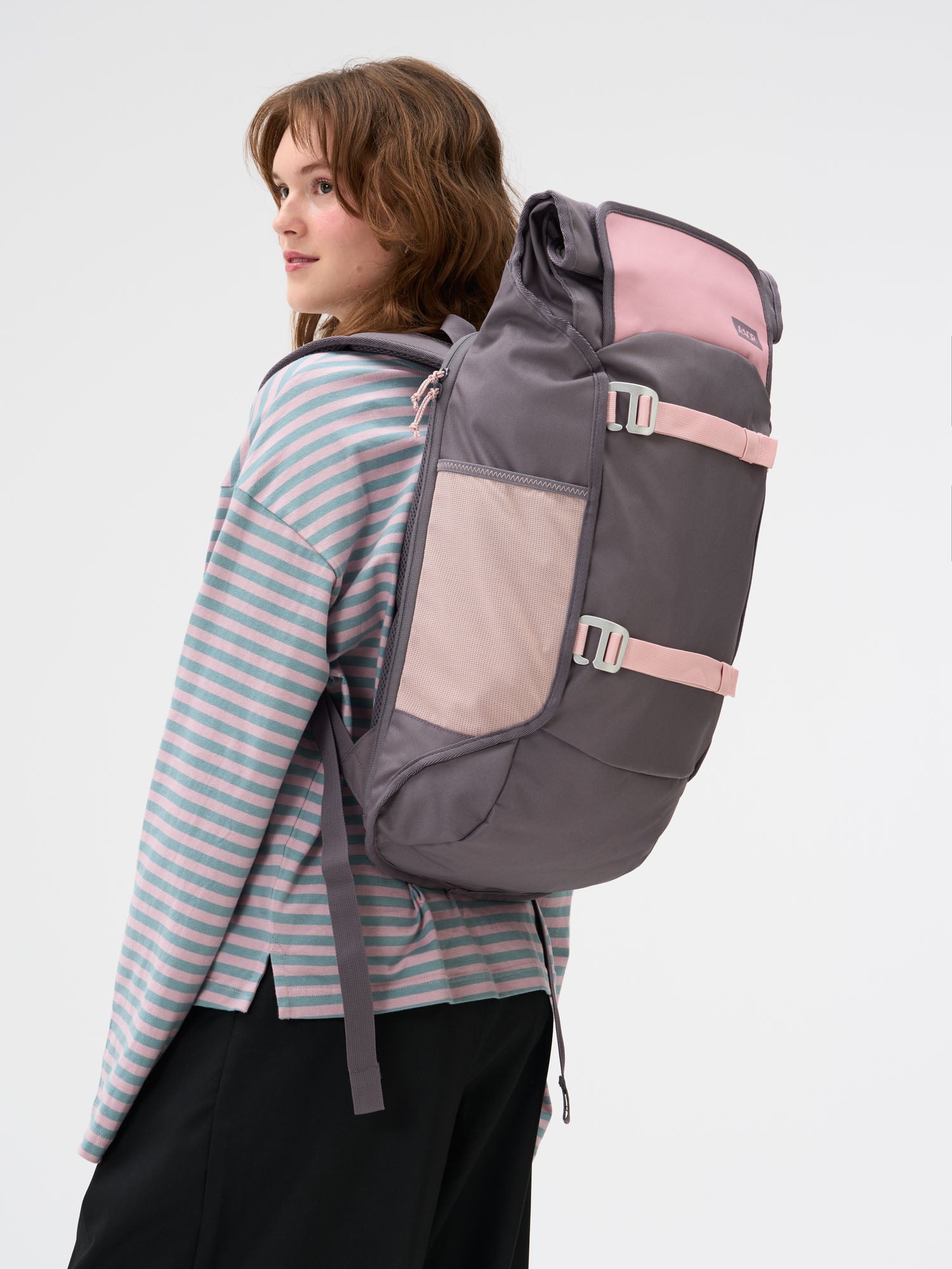 aevor-trip-pack-rucksack-tropical-lily-26-33-l-mit-laptopfach image 6
