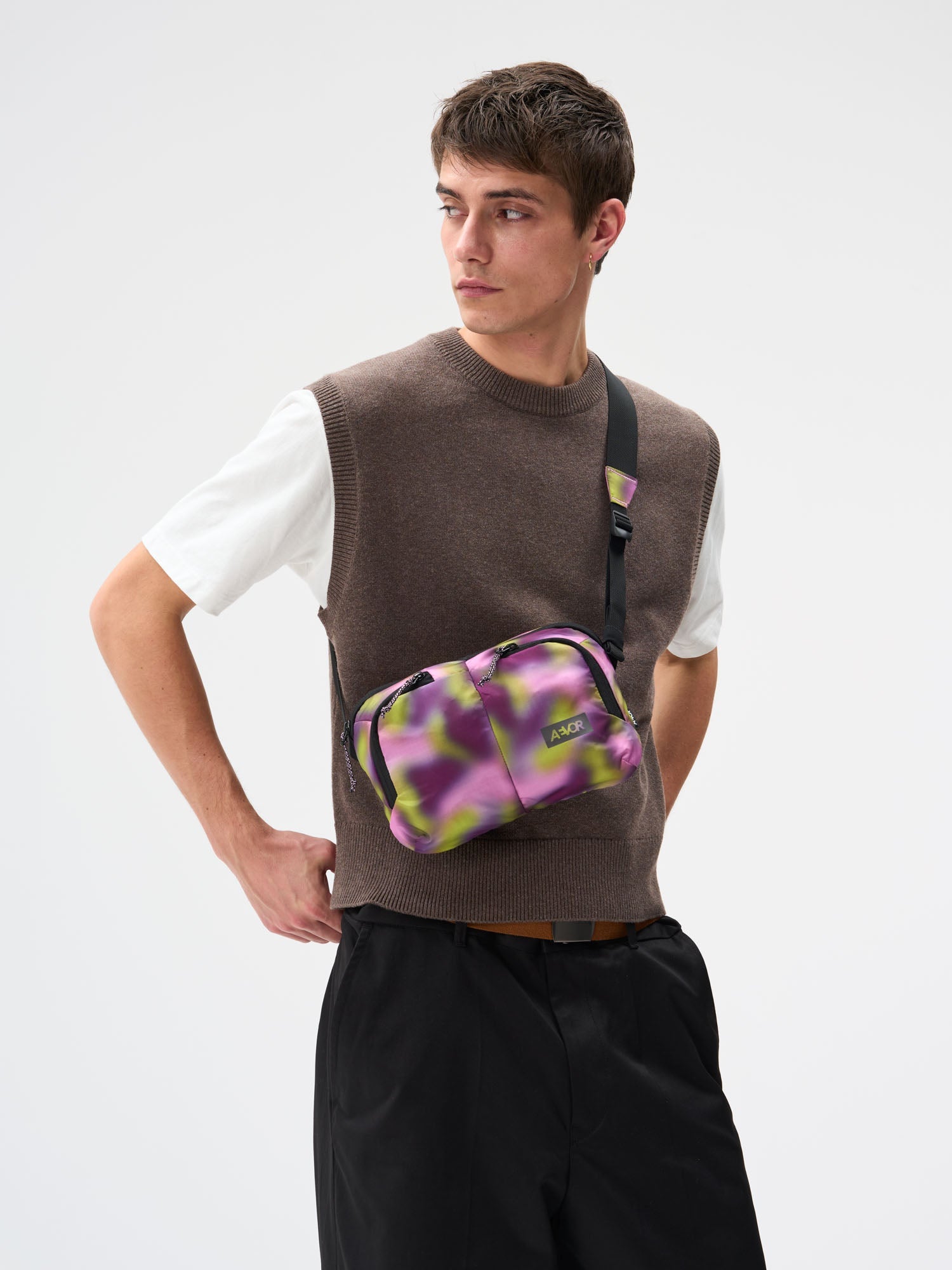 aevor-sacoche-bag-umh-ngetasche-ripstop-psychedelic-slush image 7