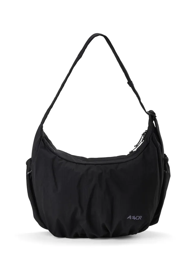 aevor-slouchy-bag-handtasche-23l-black-laptopfach image 1