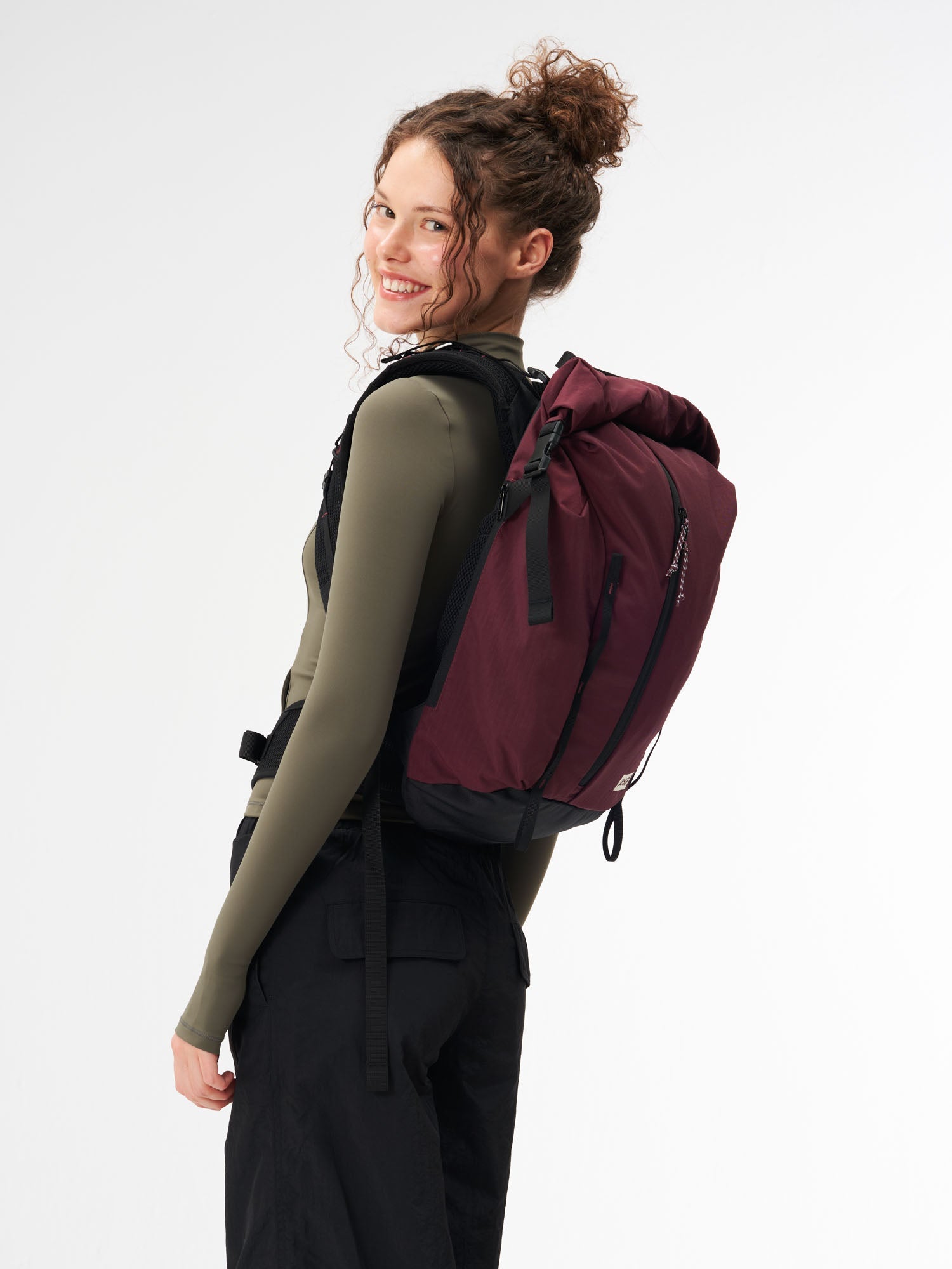 aevor-active-pack-rucksack-burgundy-laptop-trail image 8