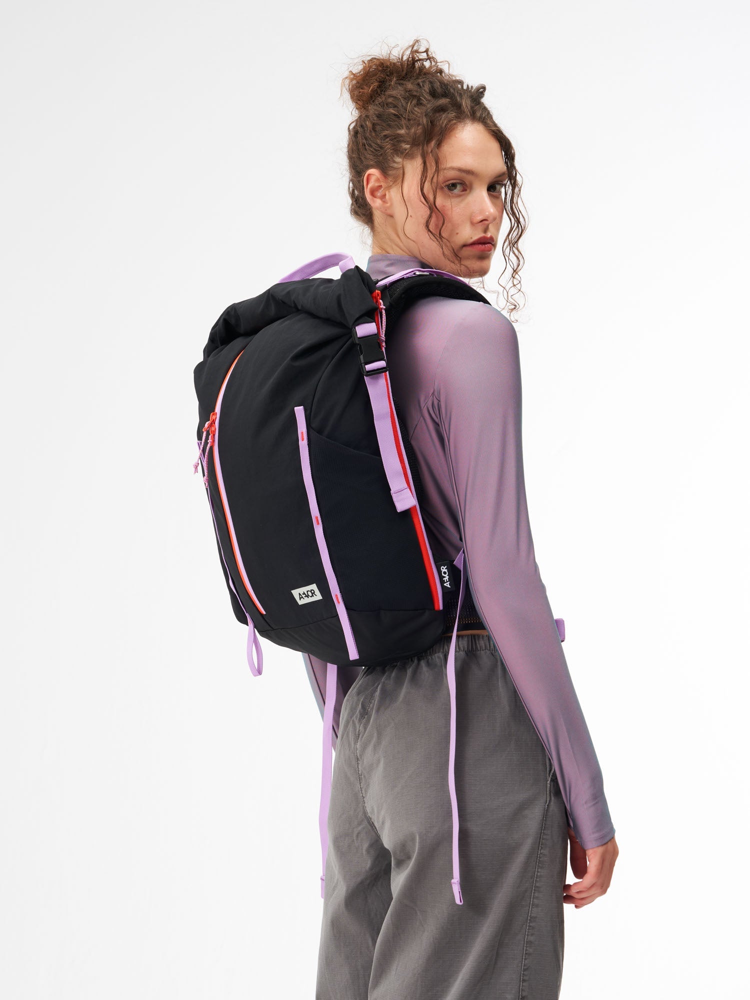 aevor-active-pack-rucksack-violet-rush-regencover-trail image 2