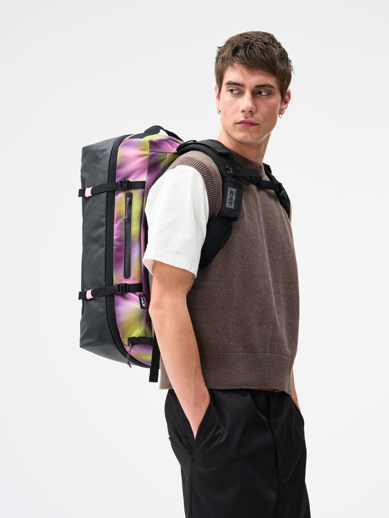 aevor-duffel-pack-reiserucksack-psychedelic-slush-47-60-l image 6