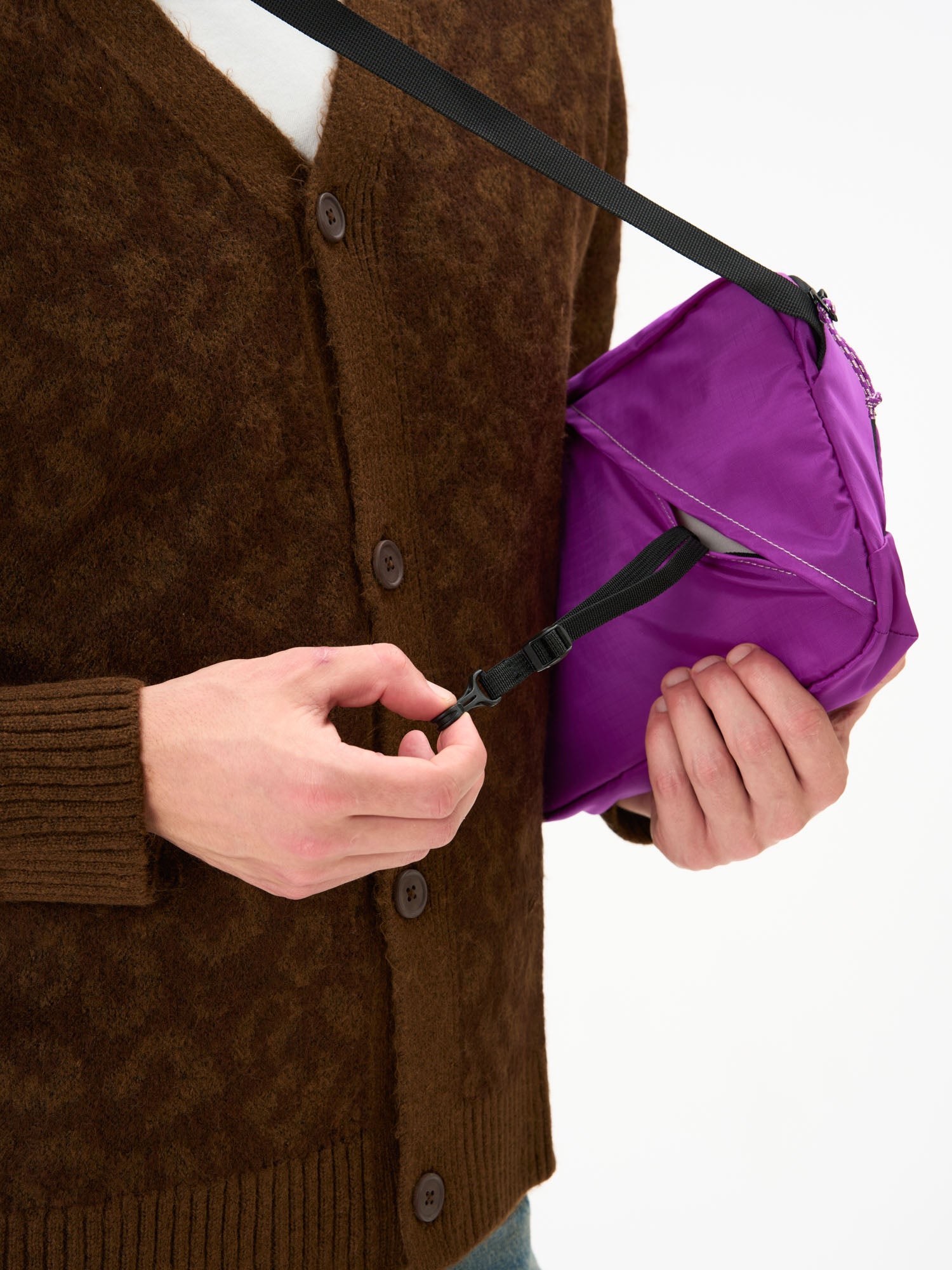 aevor-sacoche-bag-umh-ngetasche-electric-fuchsia-4l image 7