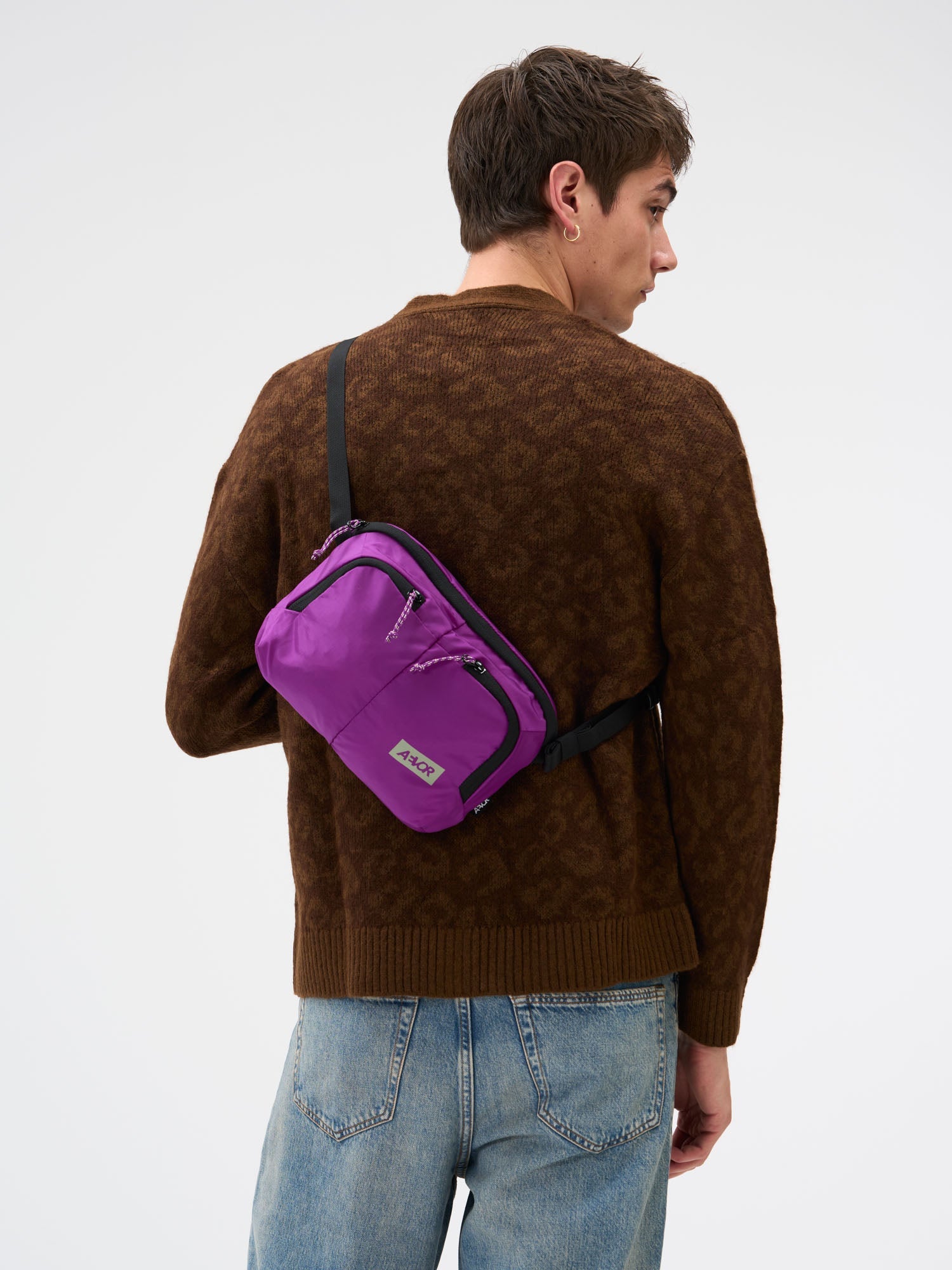 aevor-sacoche-bag-umh-ngetasche-electric-fuchsia-4l image 6