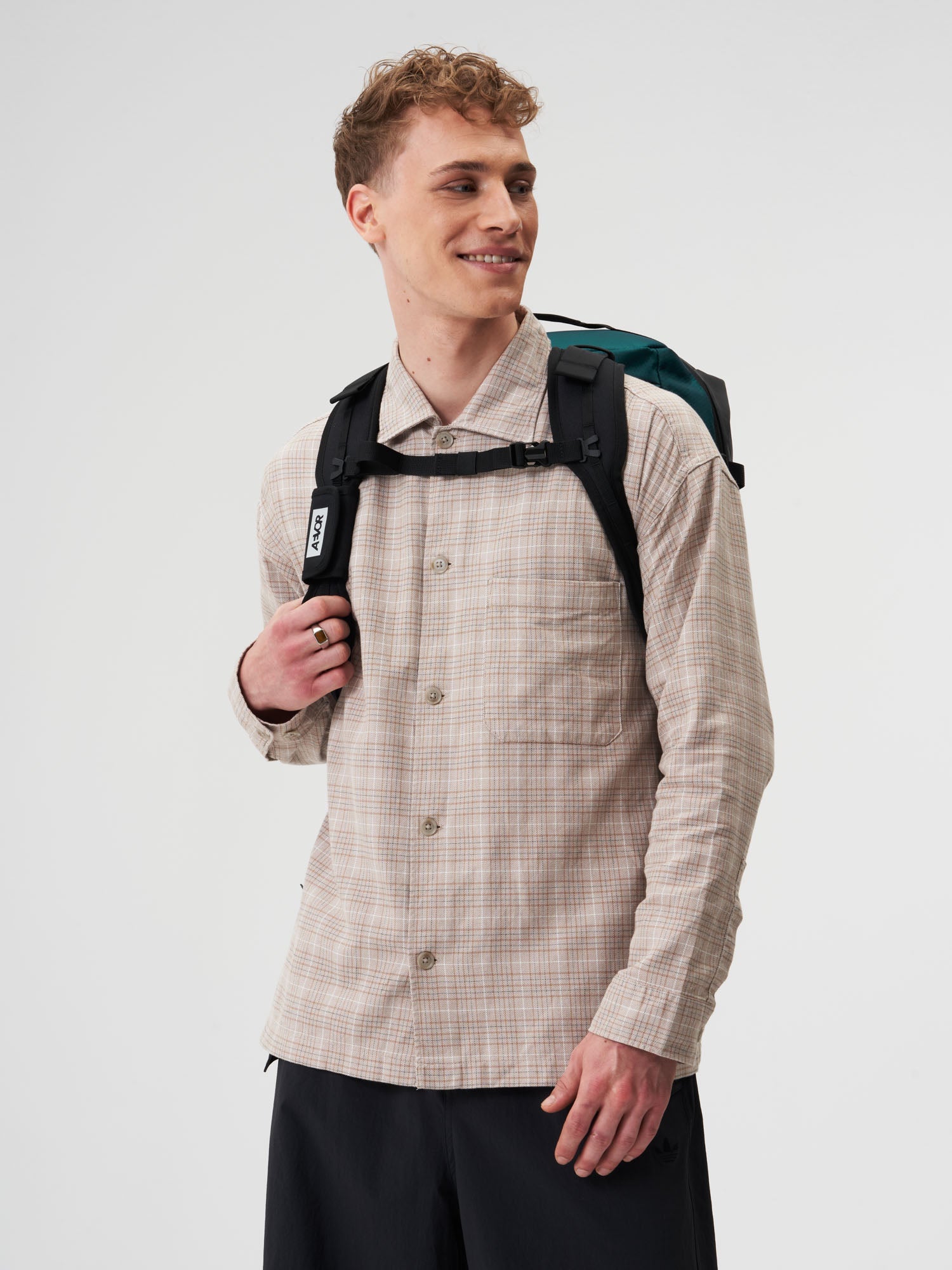 aevor-duffel-pack-reiserucksack-proof-evergreen-47-60-l image 6