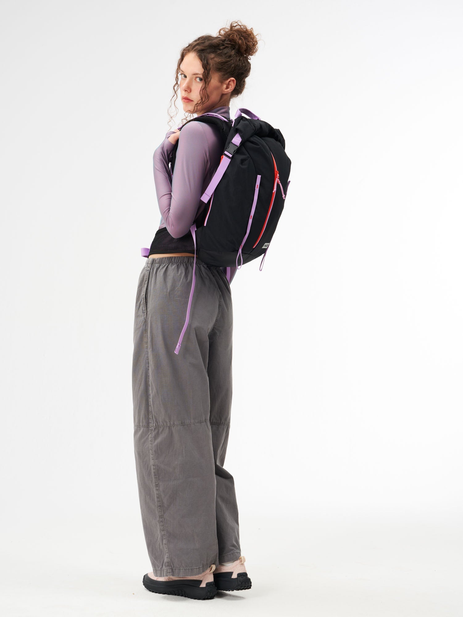aevor-active-pack-rucksack-violet-rush-regencover-trail image 8