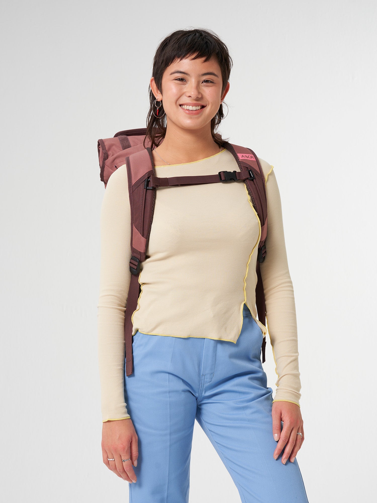 aevor-trip-pack-rucksack-raw-ruby-26-33-l-mit-laptopfach image 8