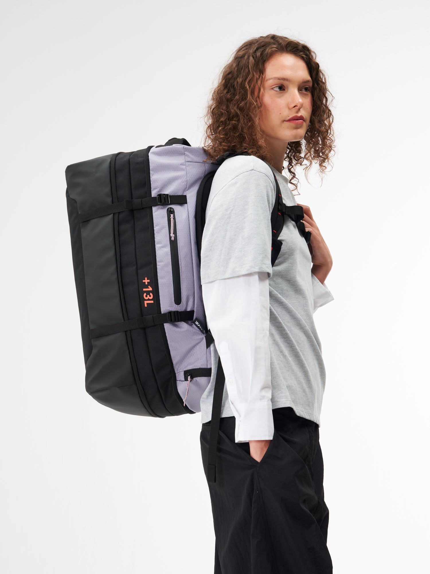 aevor-duffel-pack-reiserucksack-proof-lavender-47-60-l image 6