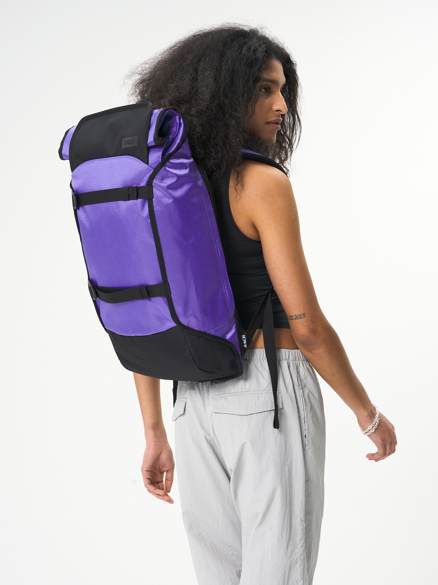 aevor-trip-pack-proof-rucksack-purple-26-33l-laptop-15 image 7