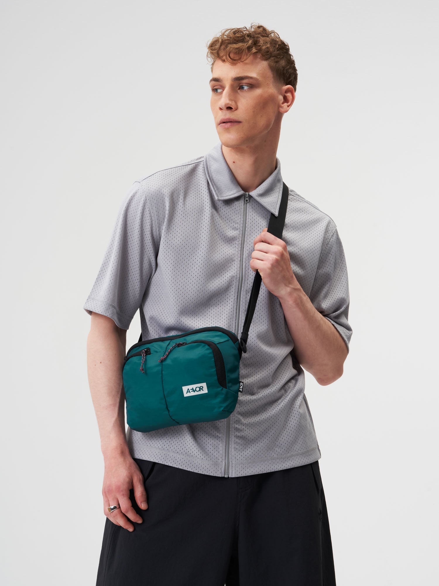 aevor-sacoche-bag-umh-ngetasche-ripstop-evergreen-4l image 2