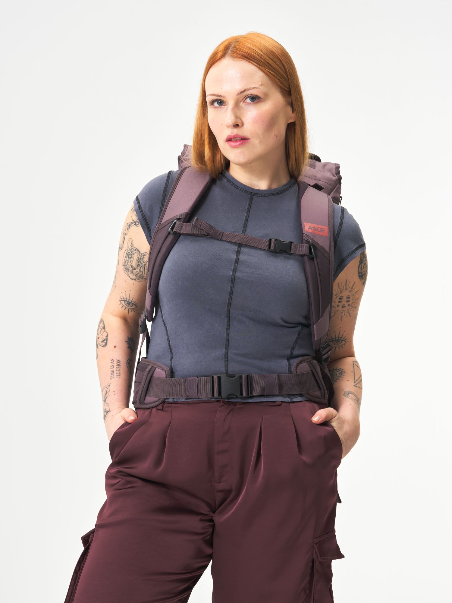 aevor-travel-pack-rucksack-oxy-purple-45-l-handgep-ck image 7