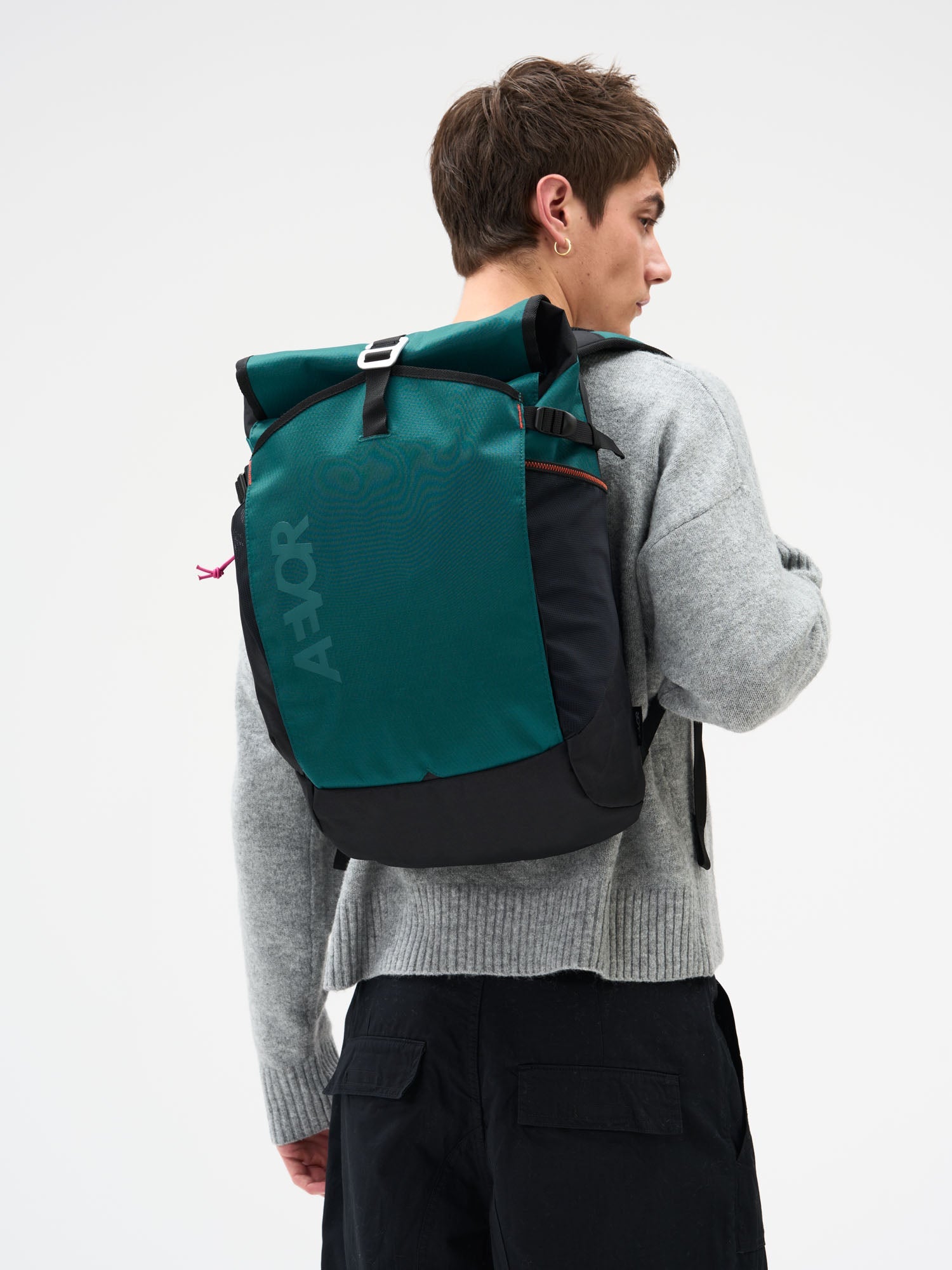 aevor-roll-pack-2-0-rucksack-proof-evergreen-laptop-15 image 2
