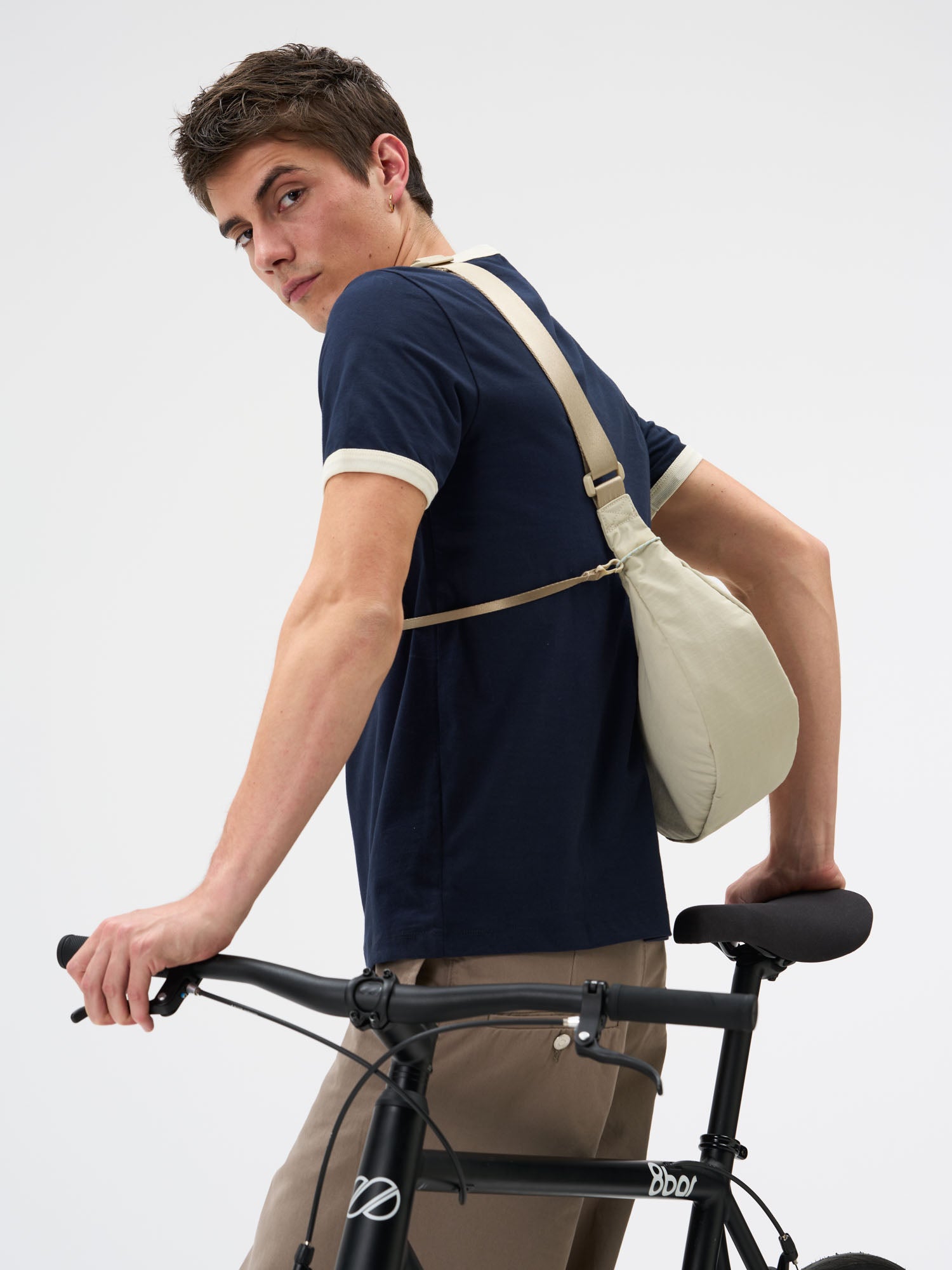 aevor-sling-bag-small-umh-ngetasche-off-white-4-l image 7