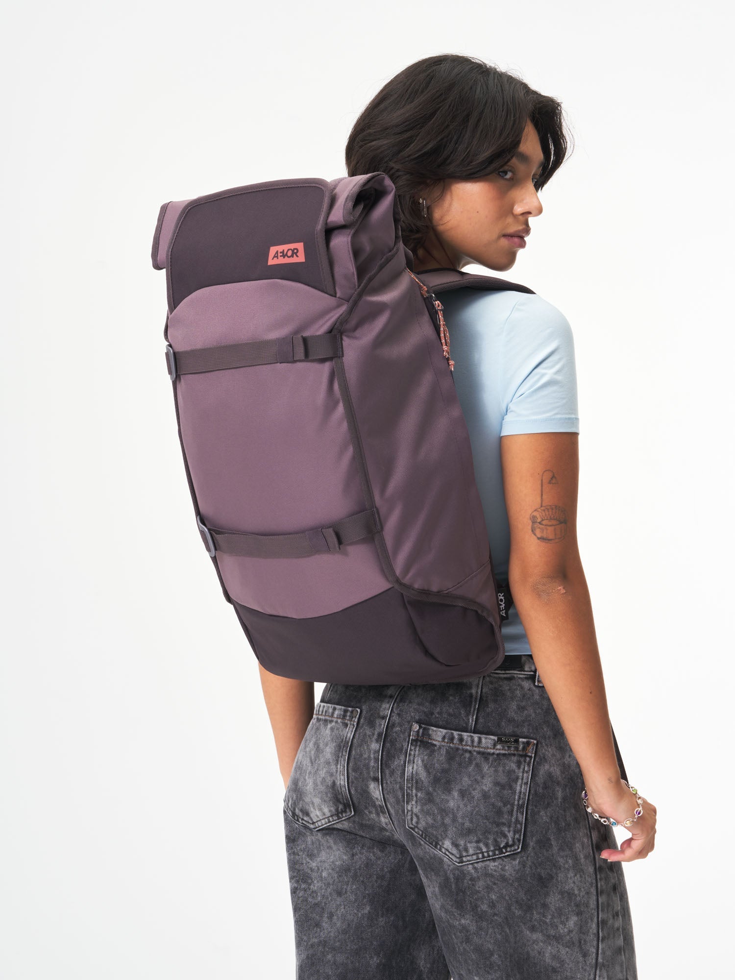 aevor-trip-pack-rucksack-oxy-purple-26-33-l-15-zoll image 2