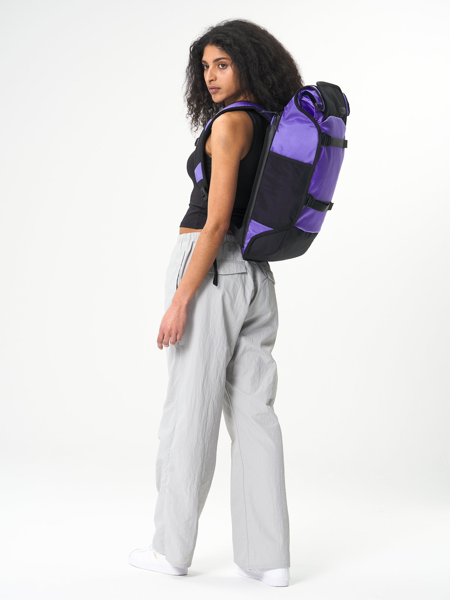 aevor-trip-pack-proof-rucksack-purple-26-33l-laptop-15 image 2