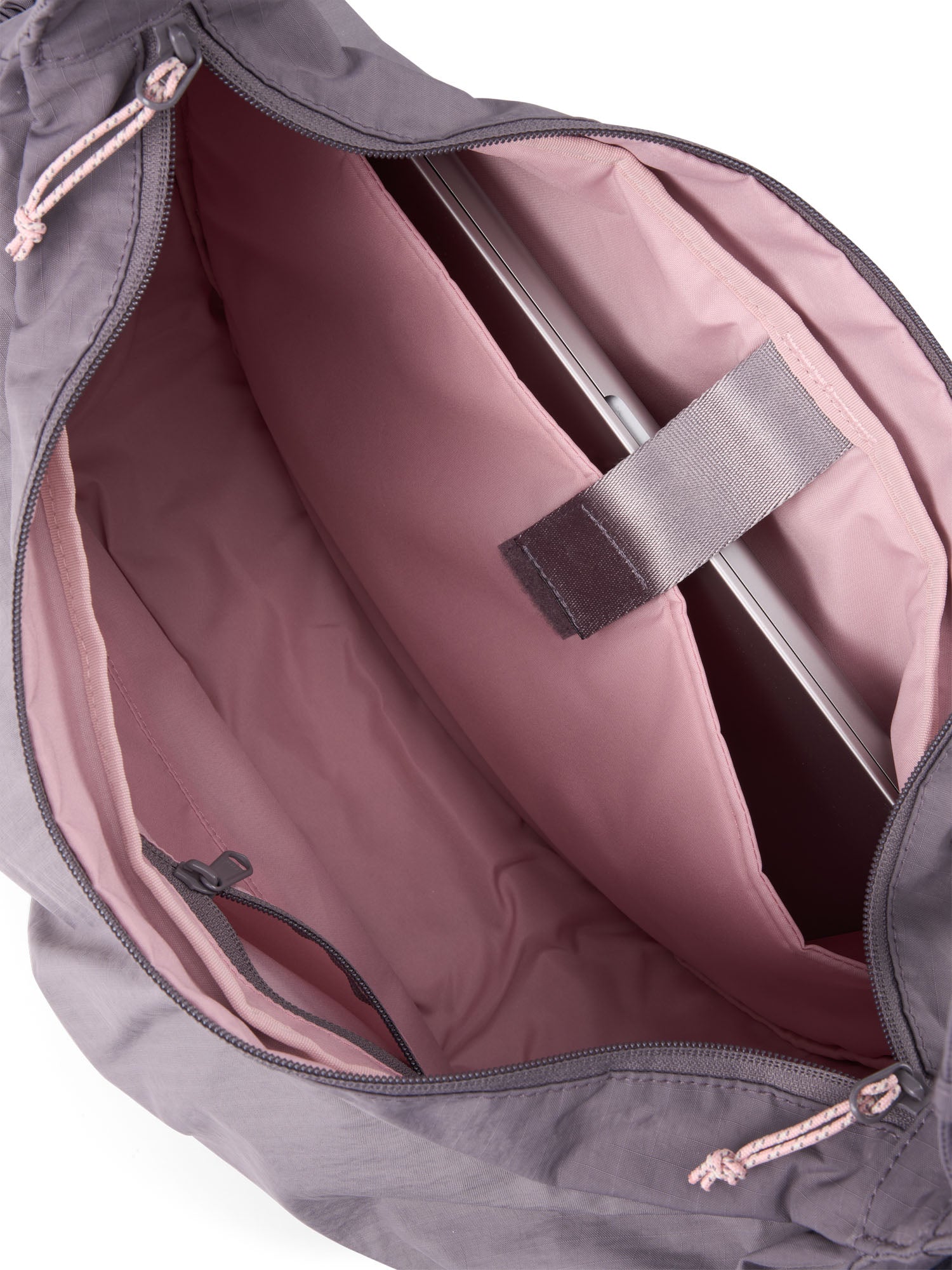 aevor-slouchy-bag-handtasche-23l-grey-laptopfach image 3
